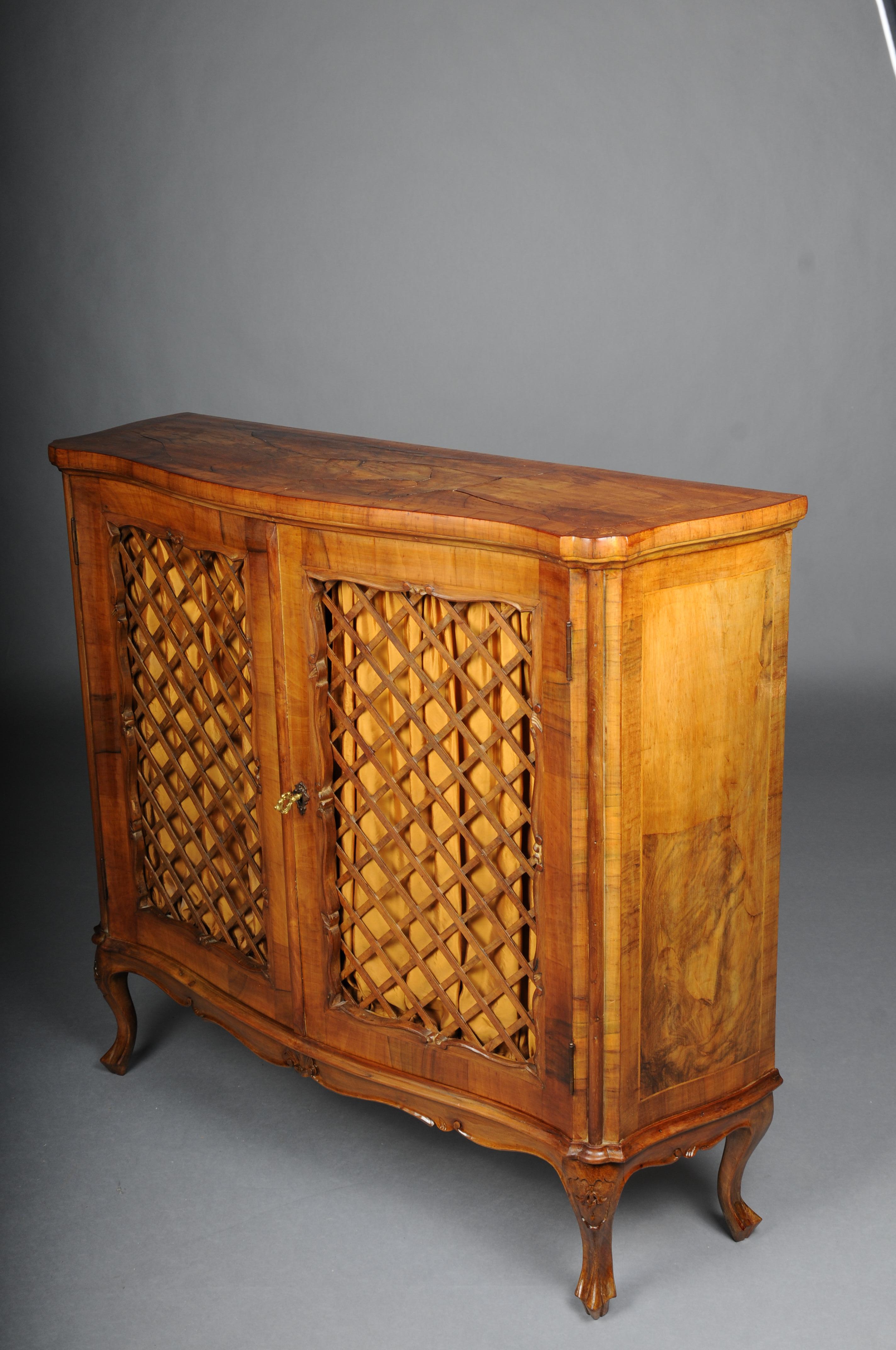 Beautiful antique wall cabinet/hall cabinet, 20th century. Walnut root veneer. For Sale 2