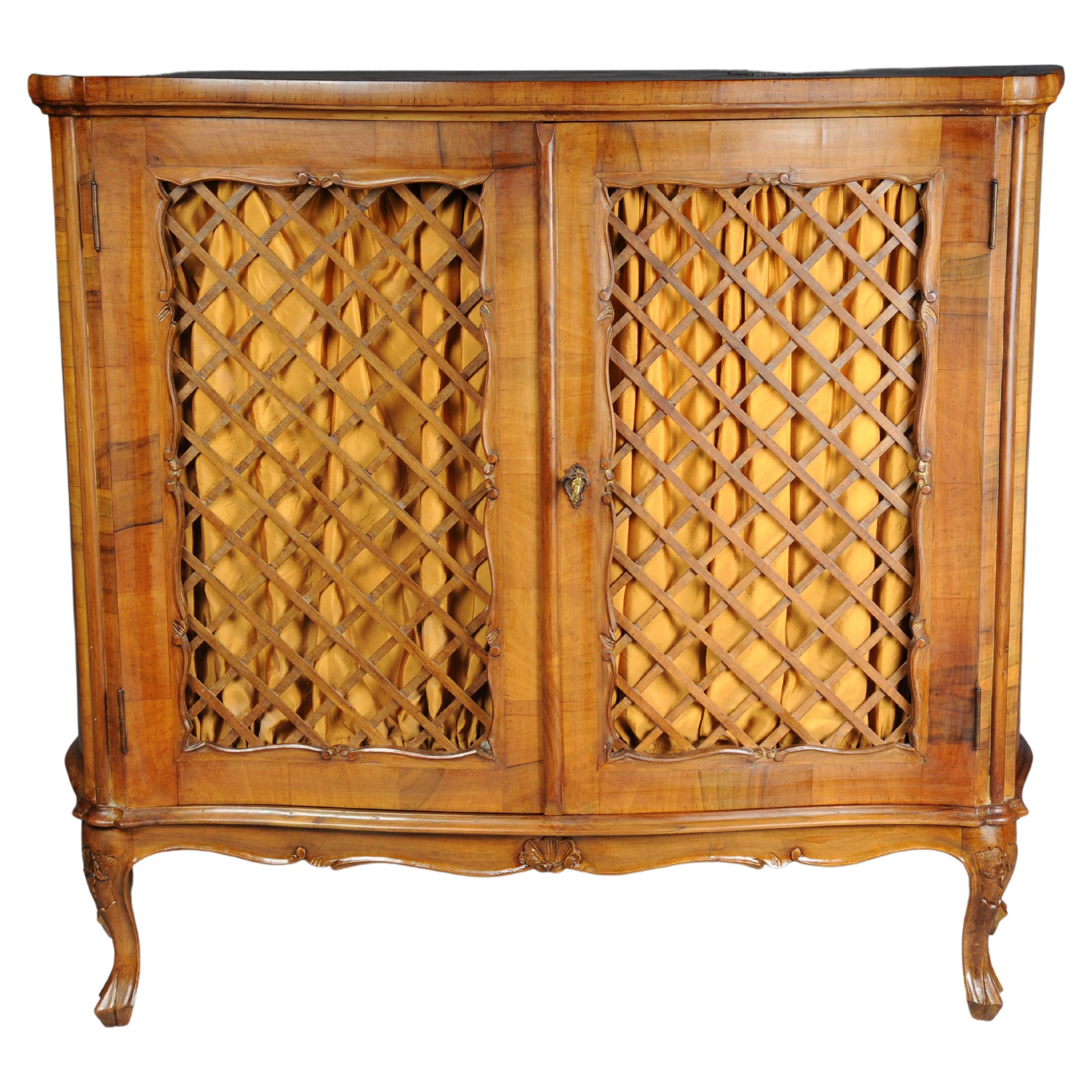 Beautiful antique wall cabinet/hall cabinet, 20th century. Walnut root veneer. For Sale