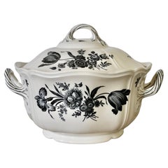 Beautiful Antique Wedgwood Creamware Tureen with Flowers ca 1900-1920