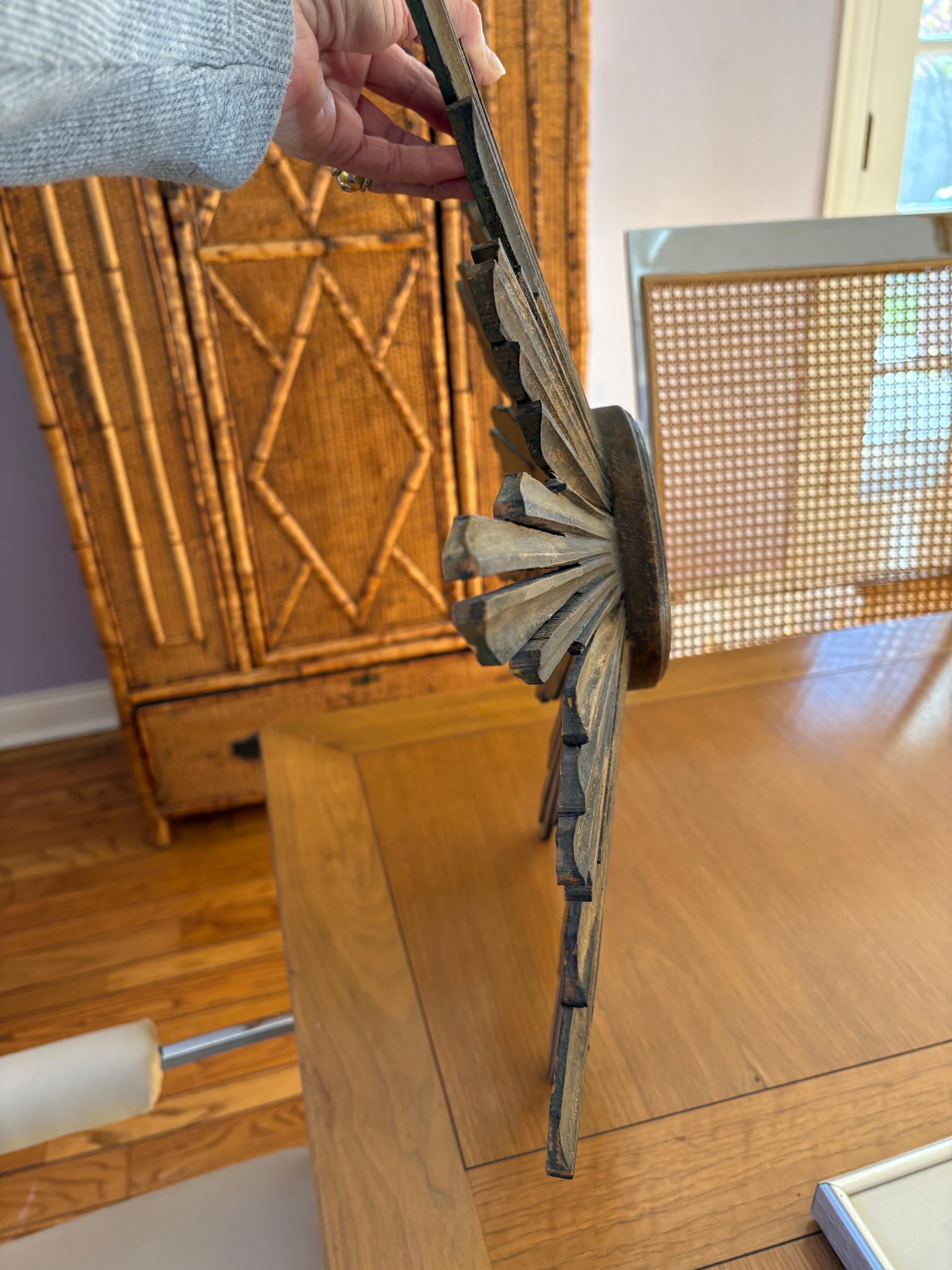 XX secolo Bellissimo specchio a stella in legno antico in vendita