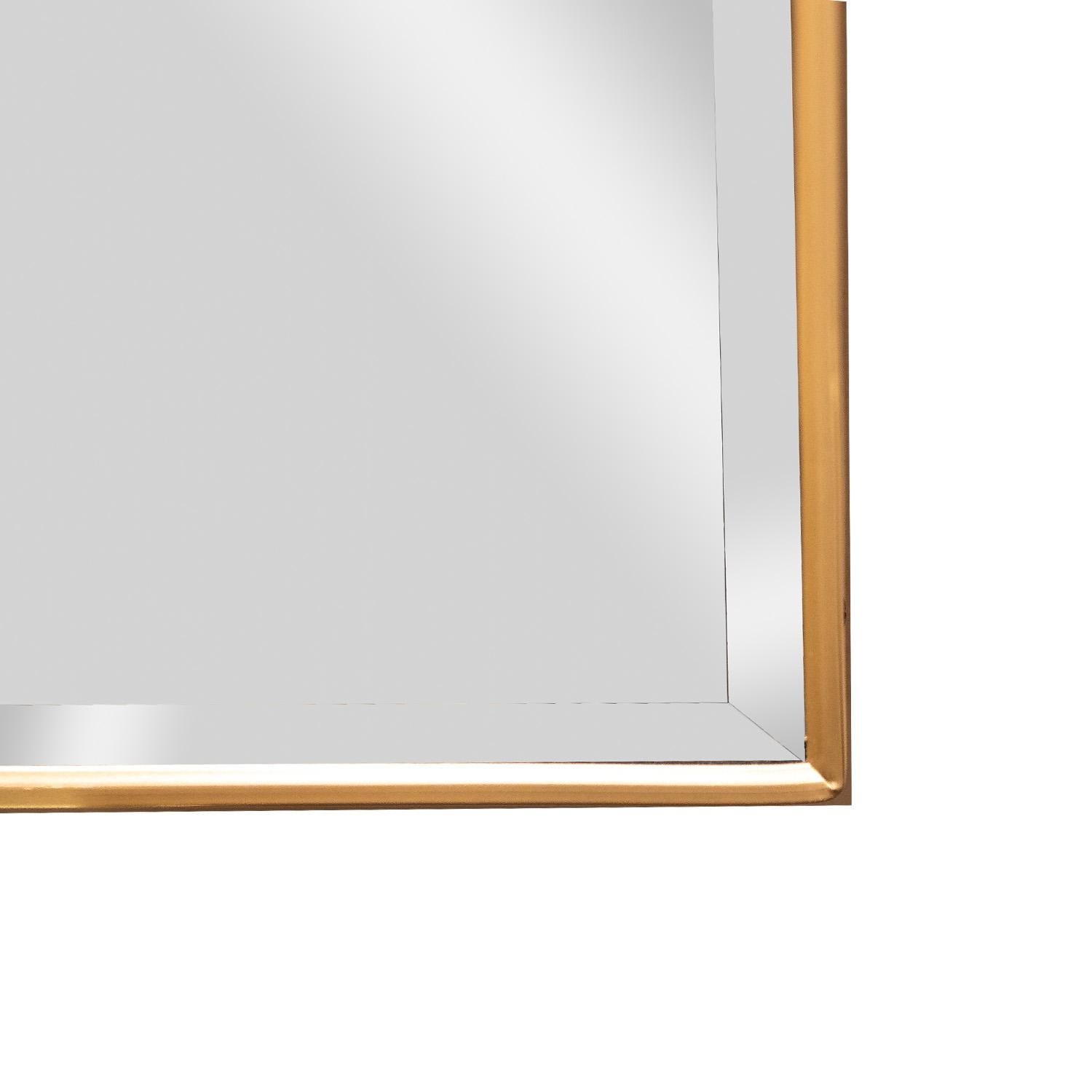 Fatto a mano Bellissimo specchio ad arco con cornice in ottone degli anni '70 in vendita