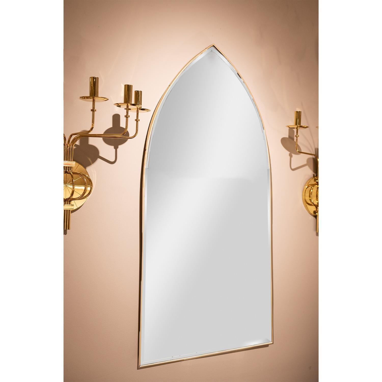 Beautiful Arch Top Mirror with Brass Frame 1970s In Excellent Condition For Sale In New York, NY