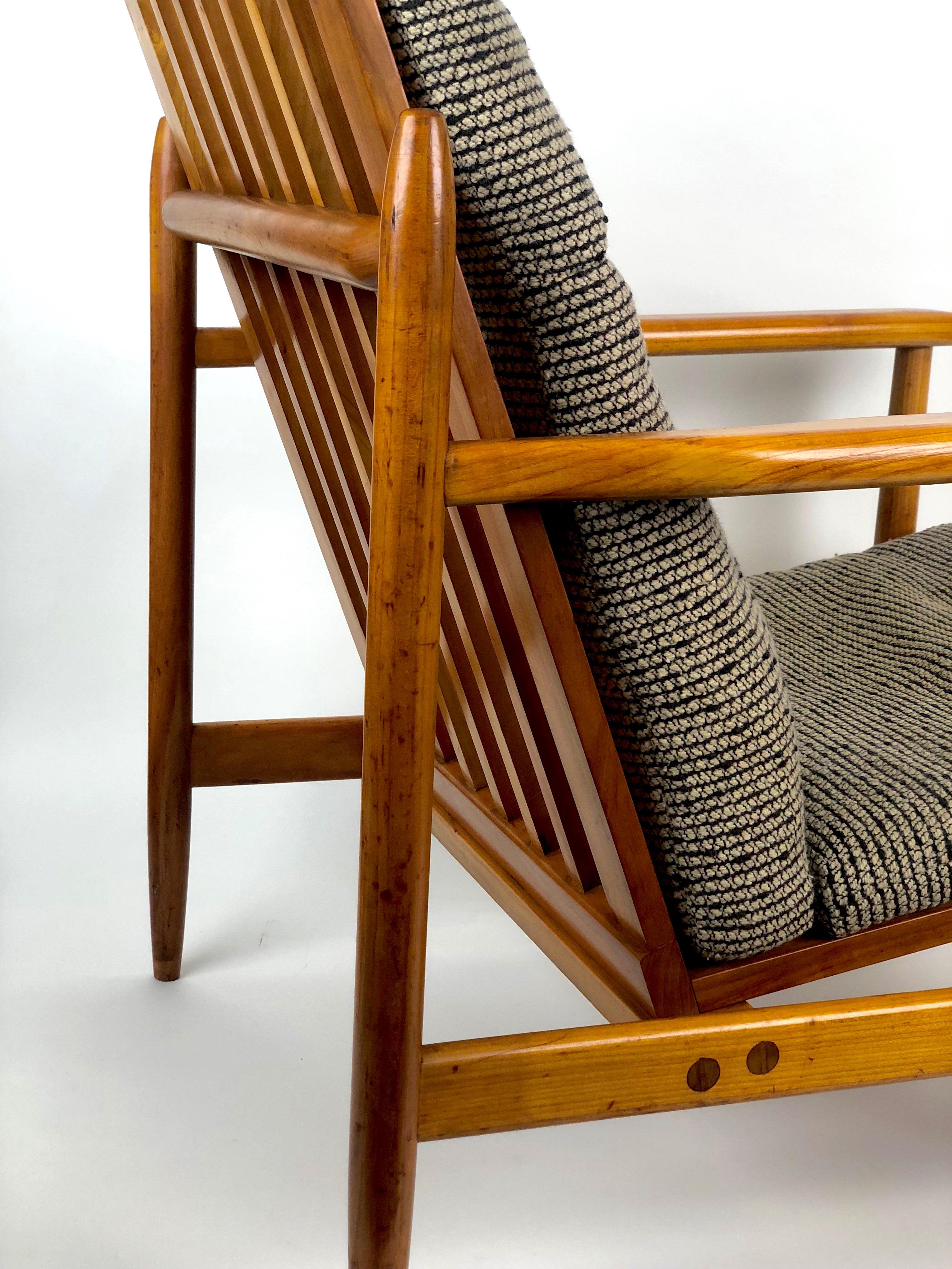 Beautiful Armchair from Uluv in Cherry, 1960 For Sale 1