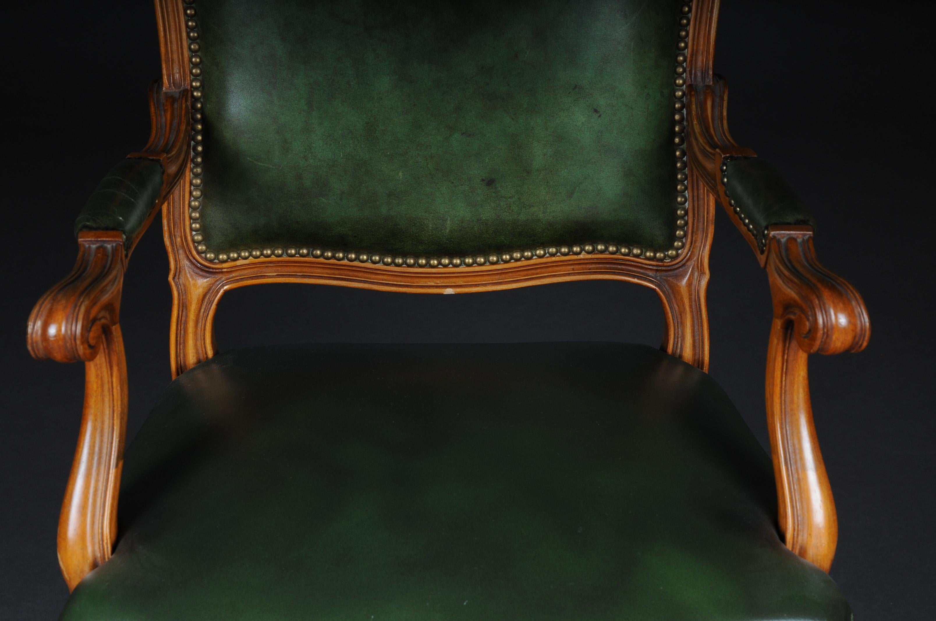 Schöner Sessel im Rokoko-/ Louis XV.-Stil im Zustand „Gut“ im Angebot in Berlin, DE