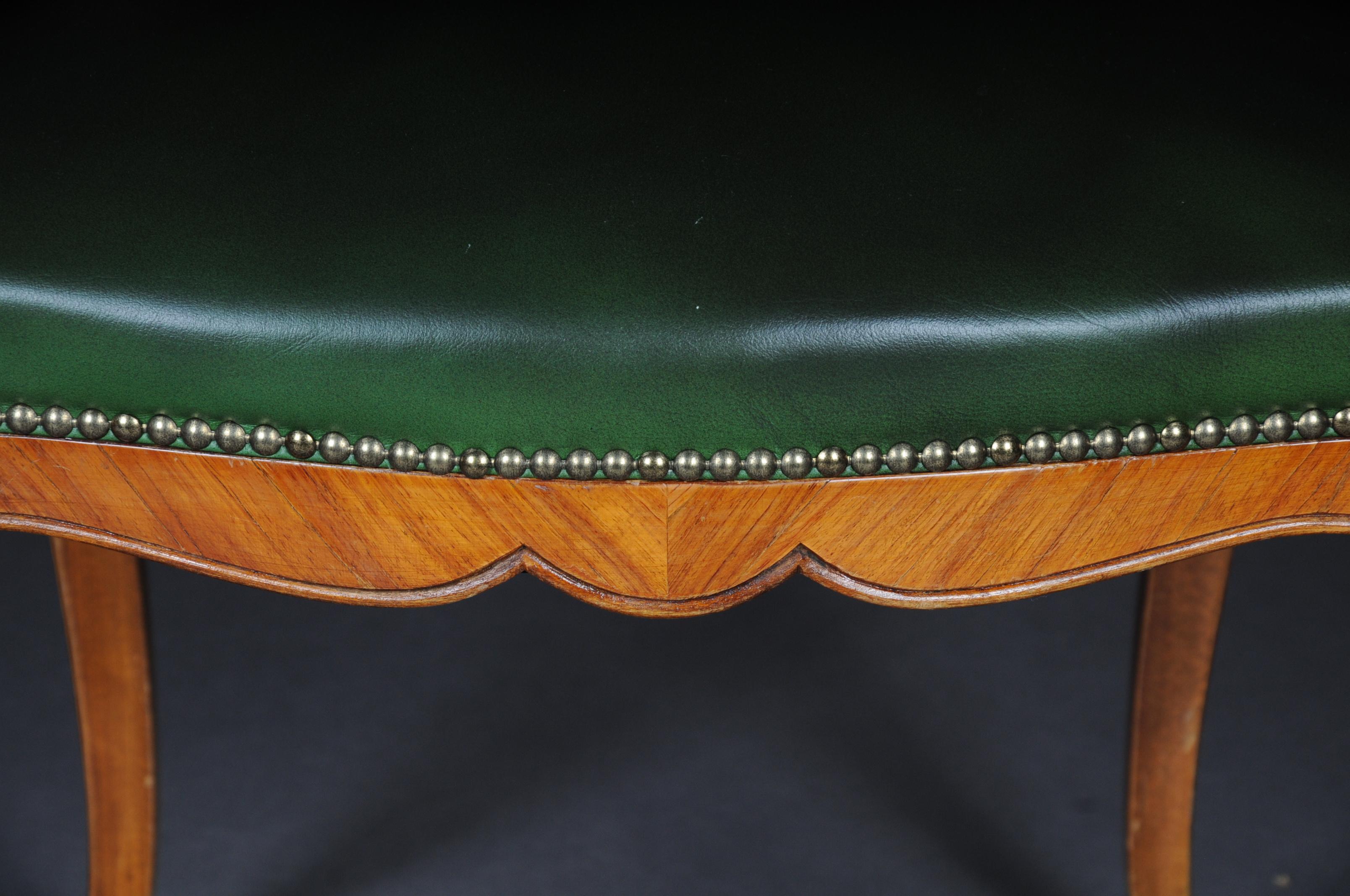 Schöner Sessel im Rokoko-/ Louis XV.-Stil (20. Jahrhundert) im Angebot