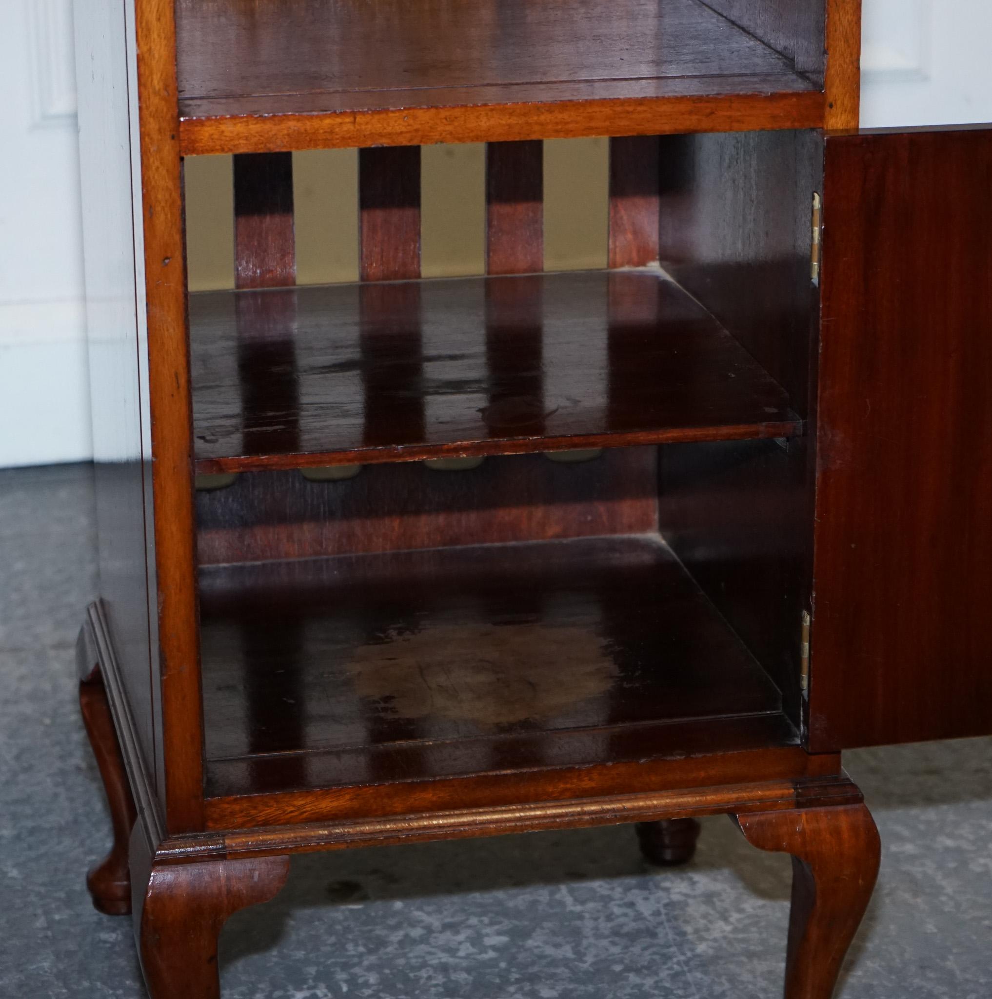 BEAU TABLE DE NUIT ART DECO en bois massif des années 1920 en vente 2