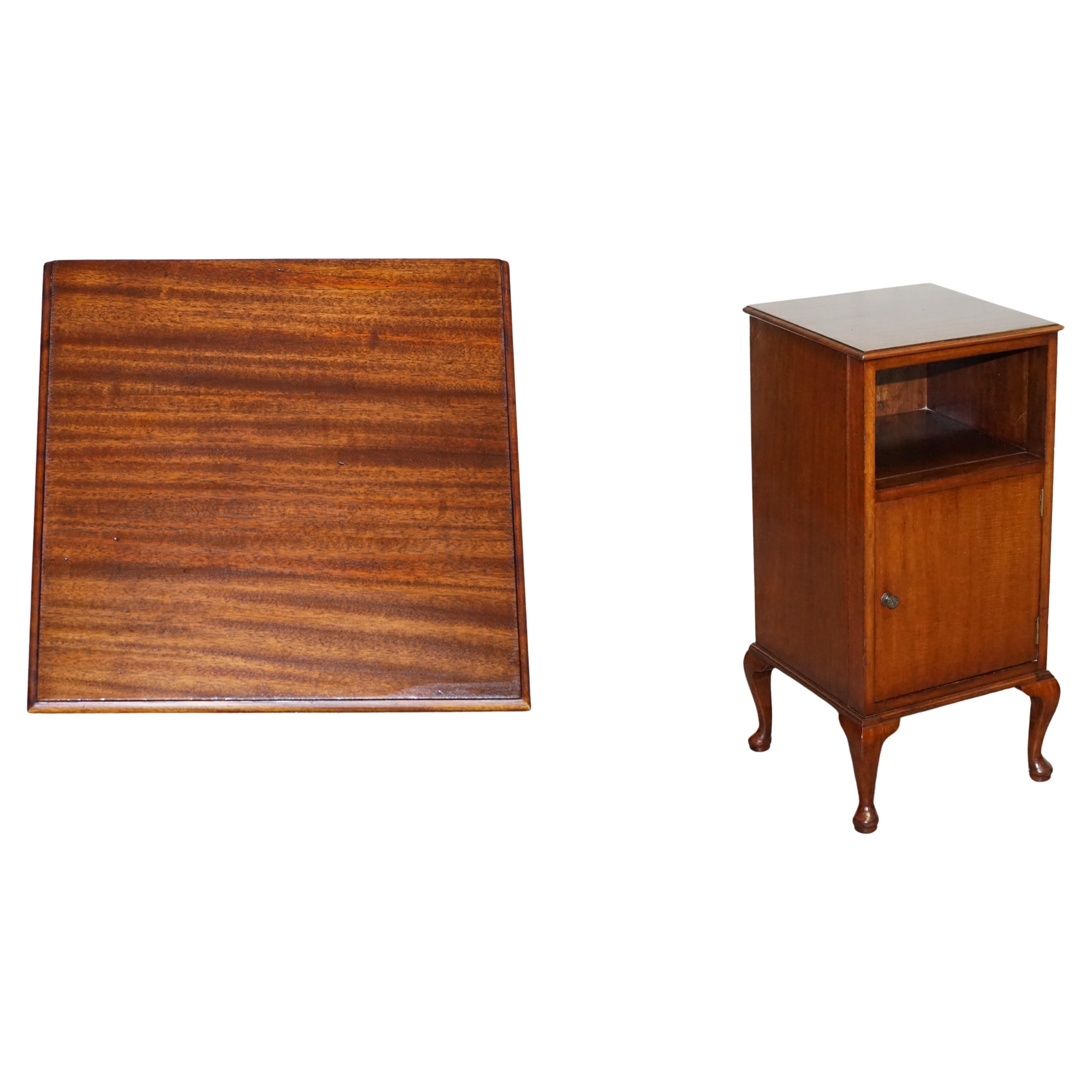 BEAU TABLE DE NUIT ART DECO en bois massif des années 1920 en vente