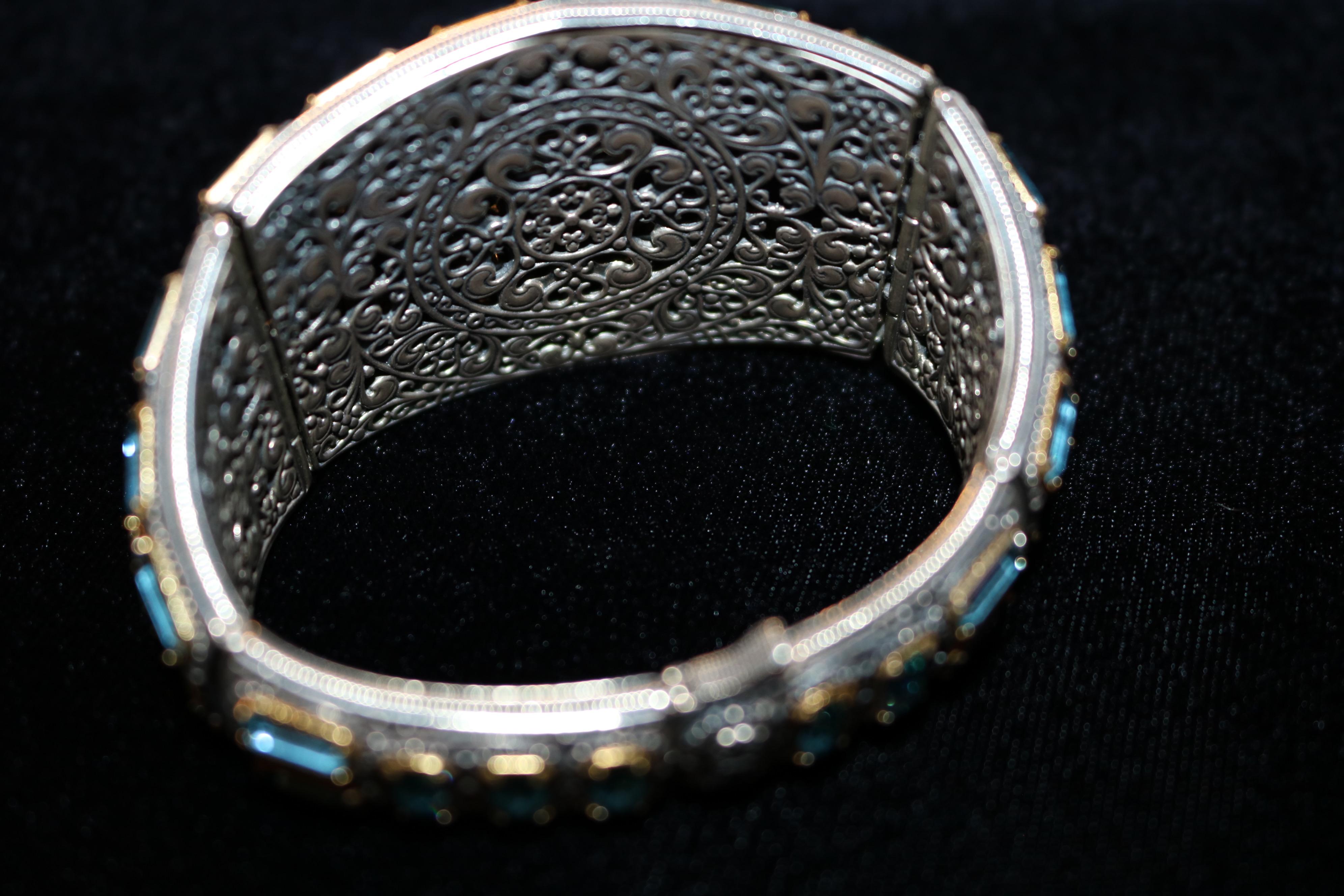 Magnifique  Bracelet jonc Art déco en argent 925 et or 18 carats Excellent état - En vente à Miami, FL