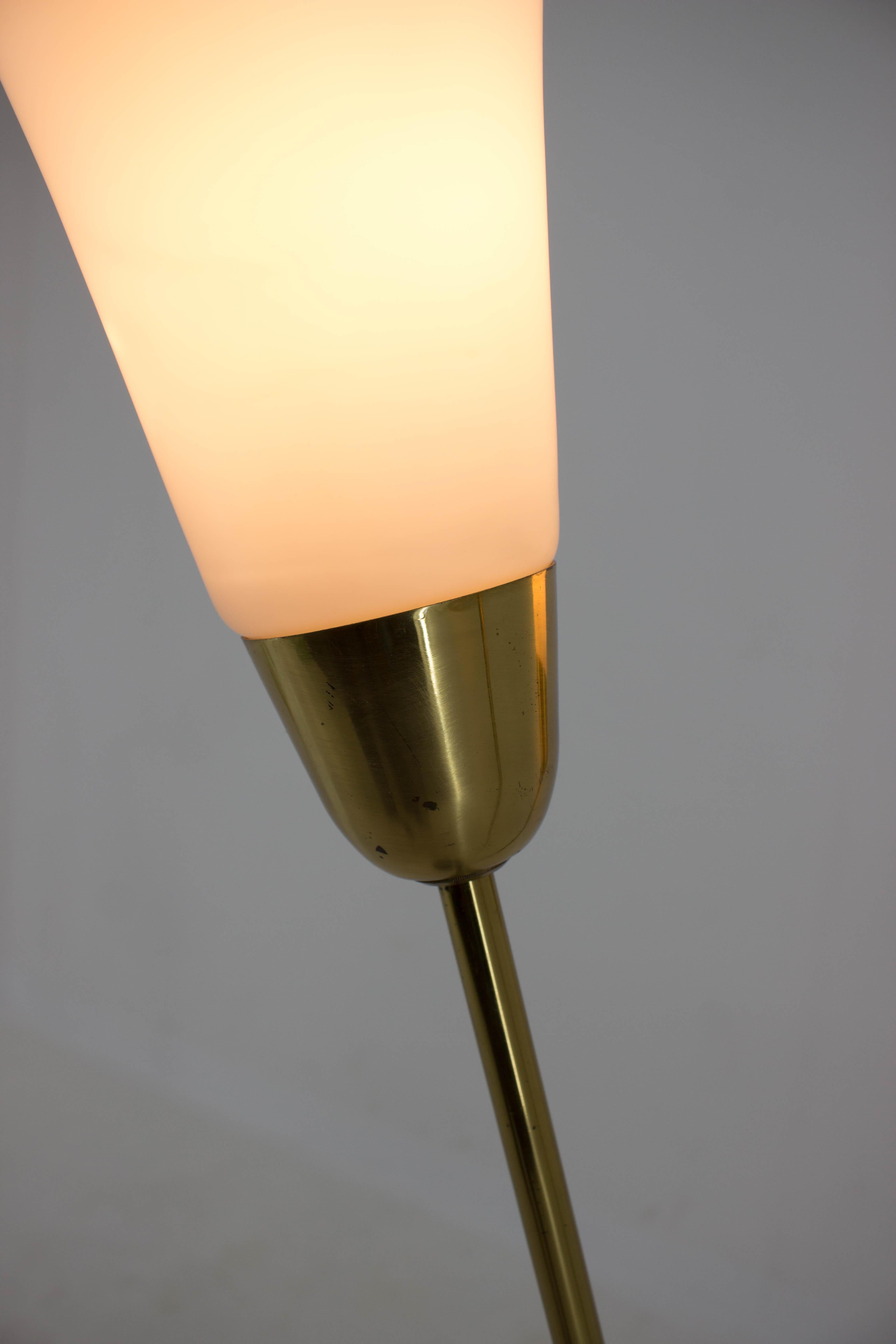 Mid-20th Century Beautiful Art Deco Brass and Glass Floor Lamp, 1940s For Sale