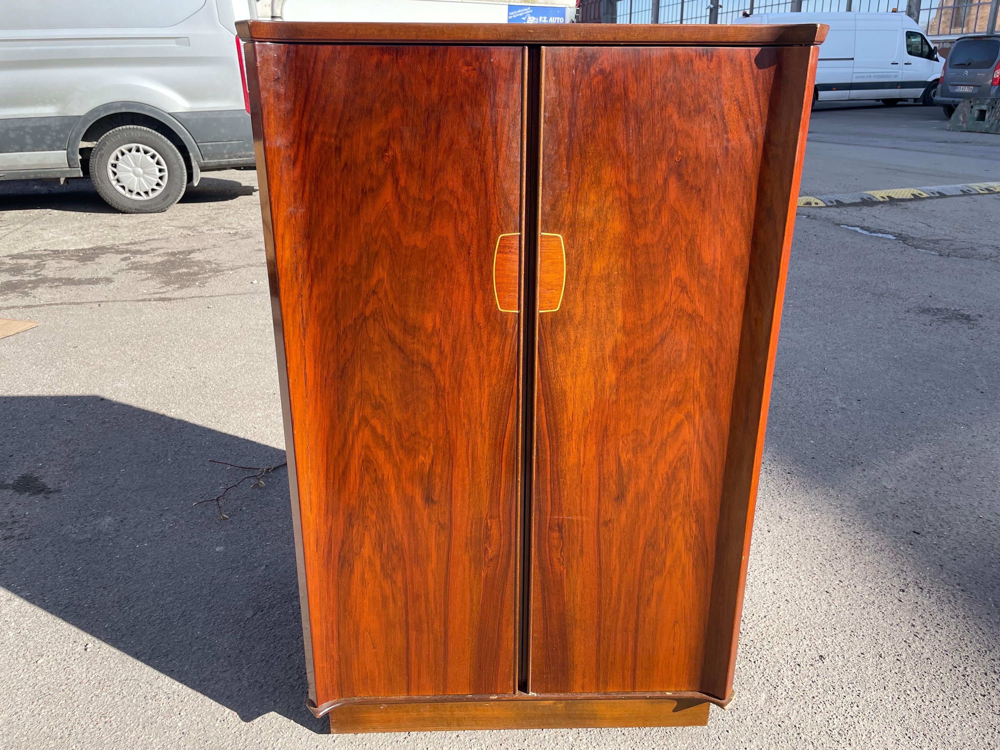 Beautiful Art Deco Cabinet from 1930s For Sale 2