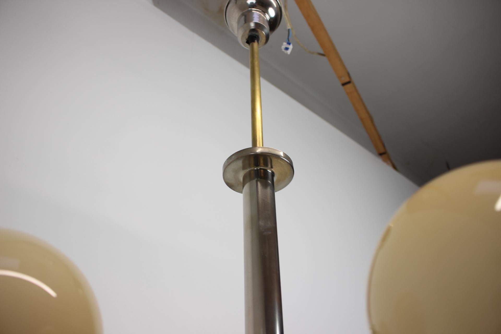 Metà XX secolo Bellissimo lampadario Art Deco, anni '30, Cecoslovacchia in vendita
