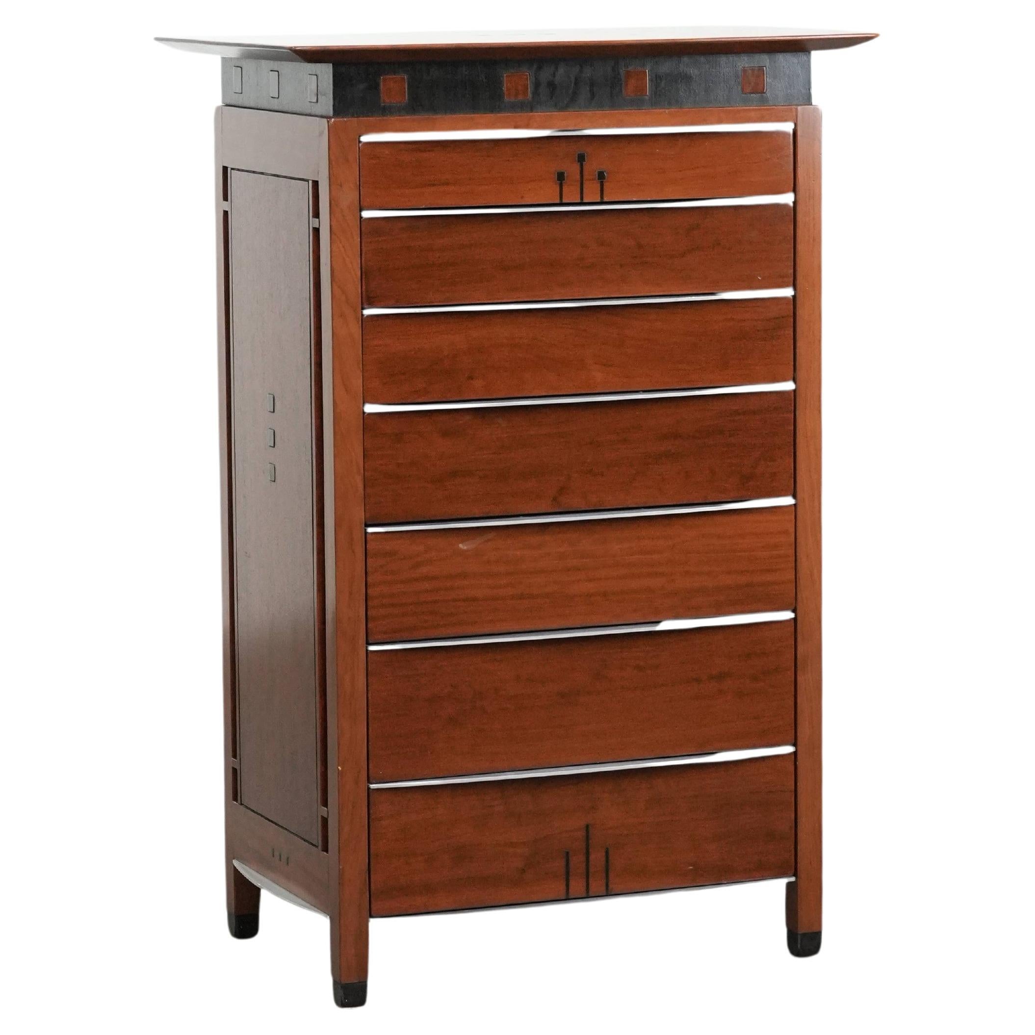 Beautiful Art Deco design chest of drawers with 7 drawers