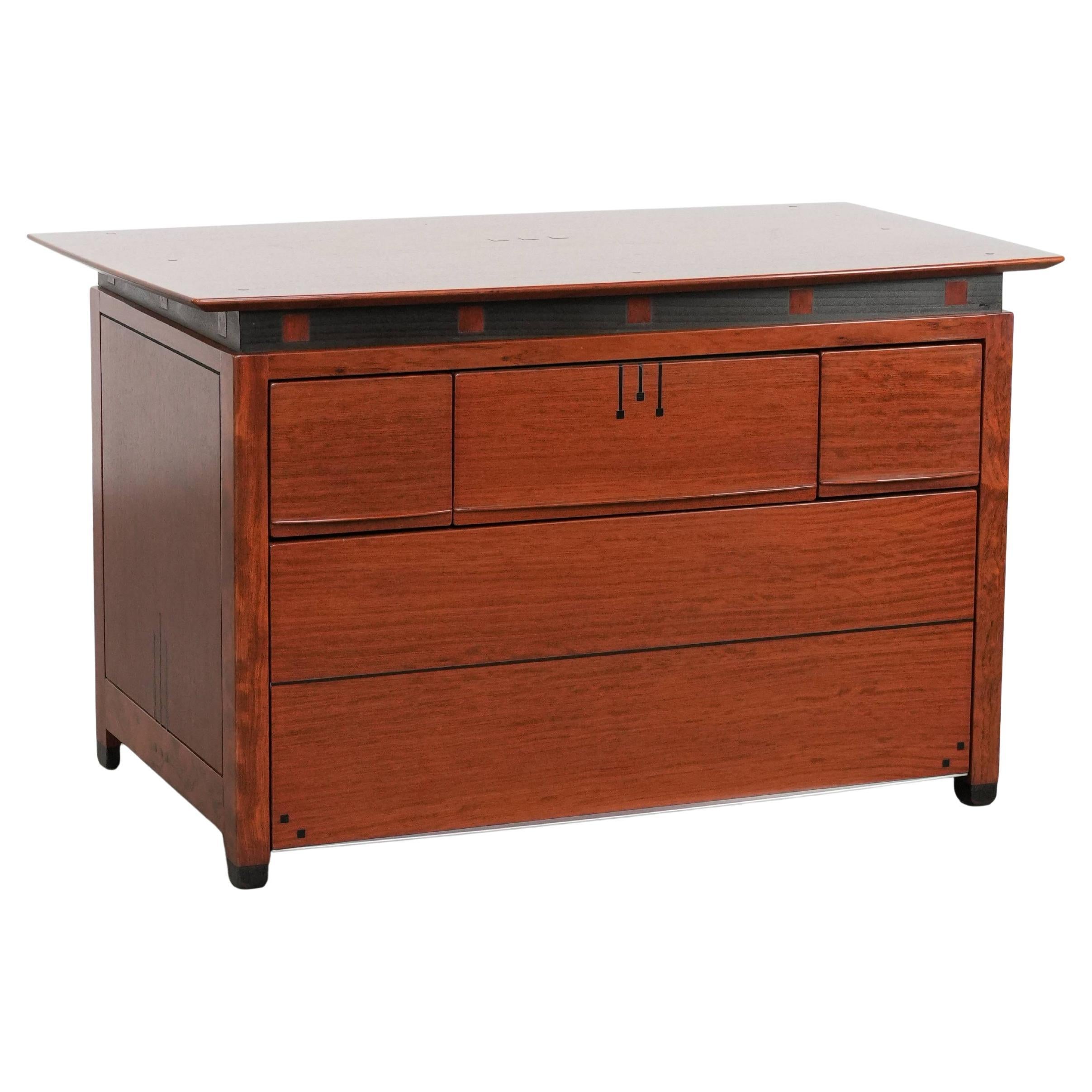 Beautiful Art Deco design furniture / audio and TV cabinet / sideboard en venta