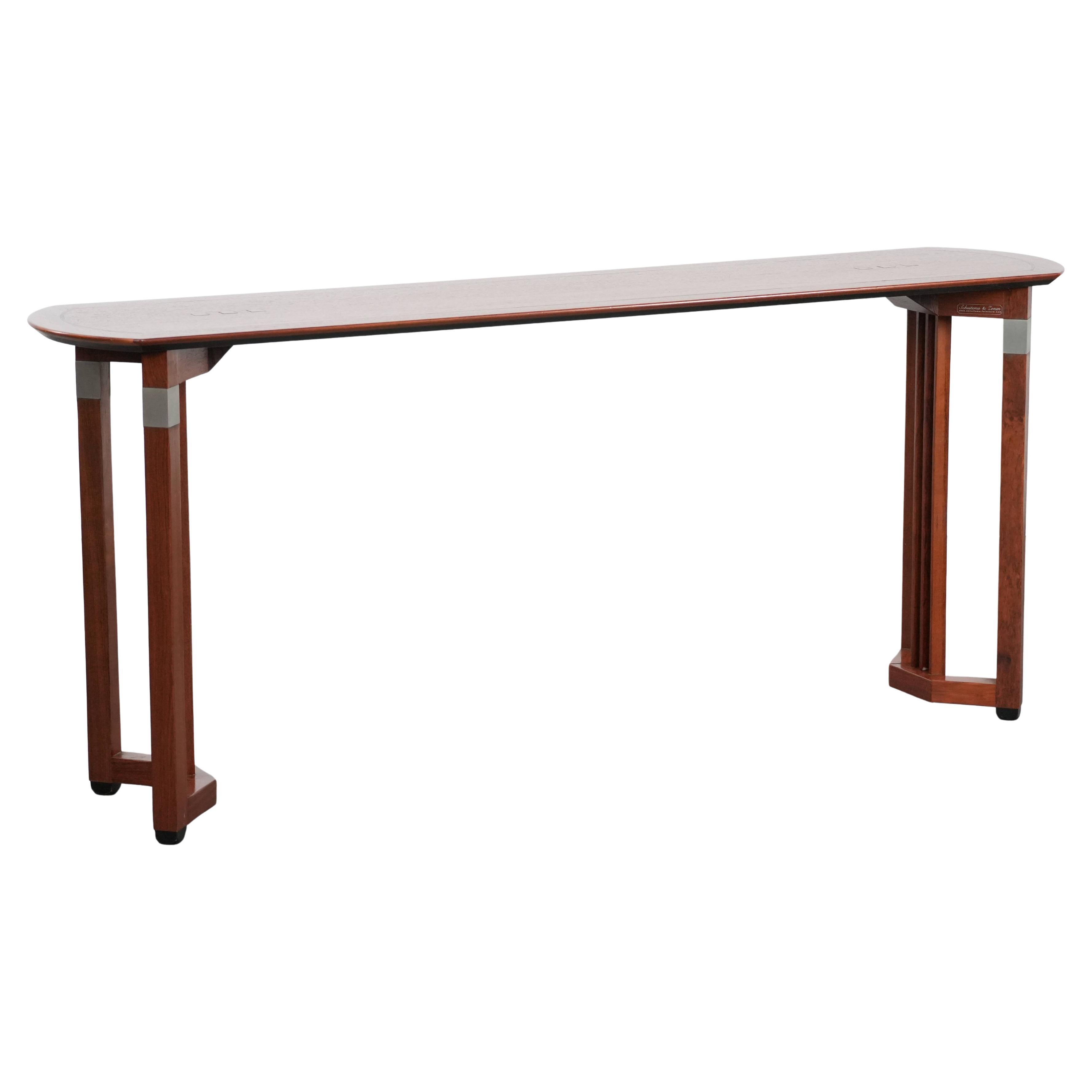 Beautiful Art Deco design side table, in good condition For Sale