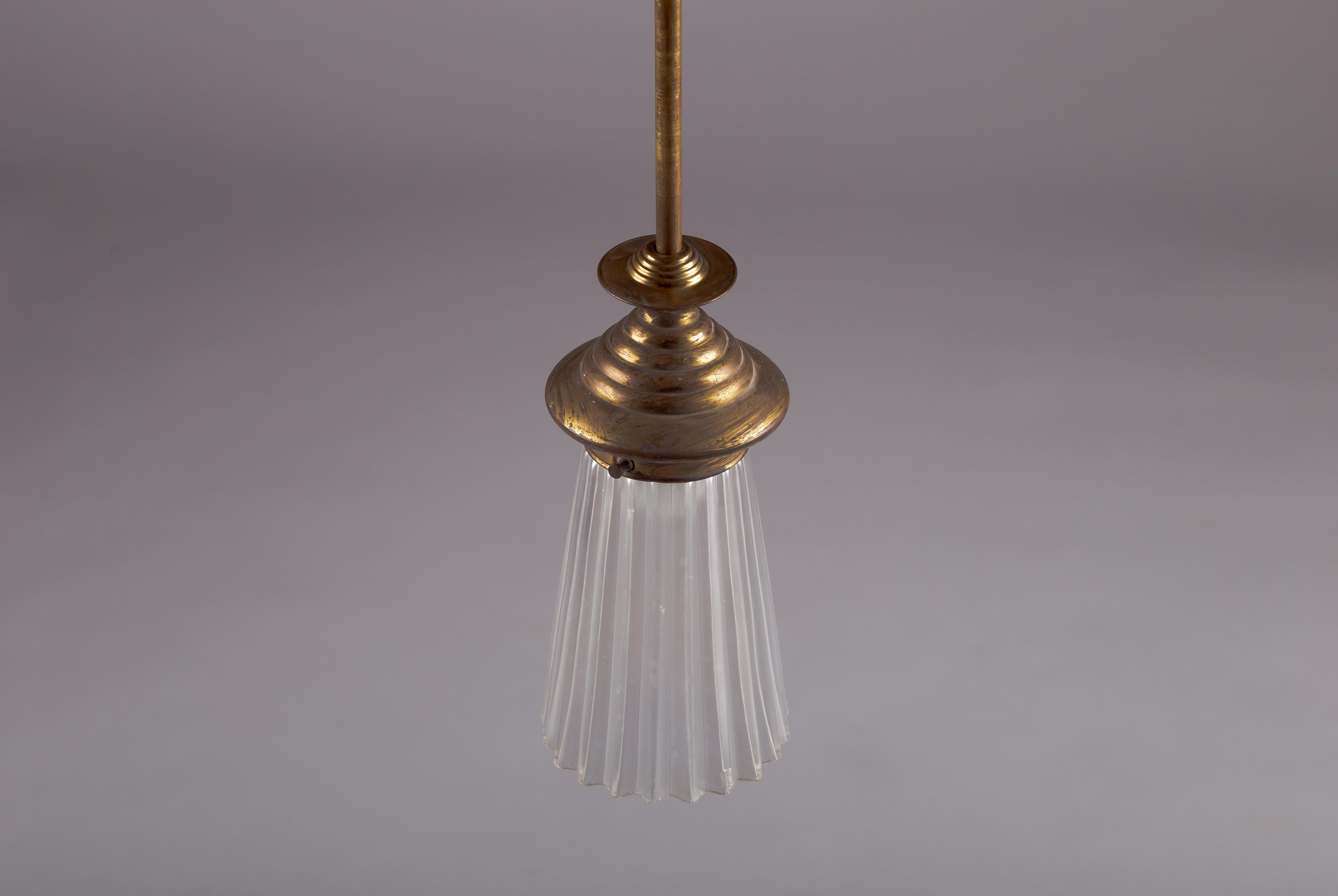 Bellissima lampada da soffitto in vetro Art Deco in vendita 3