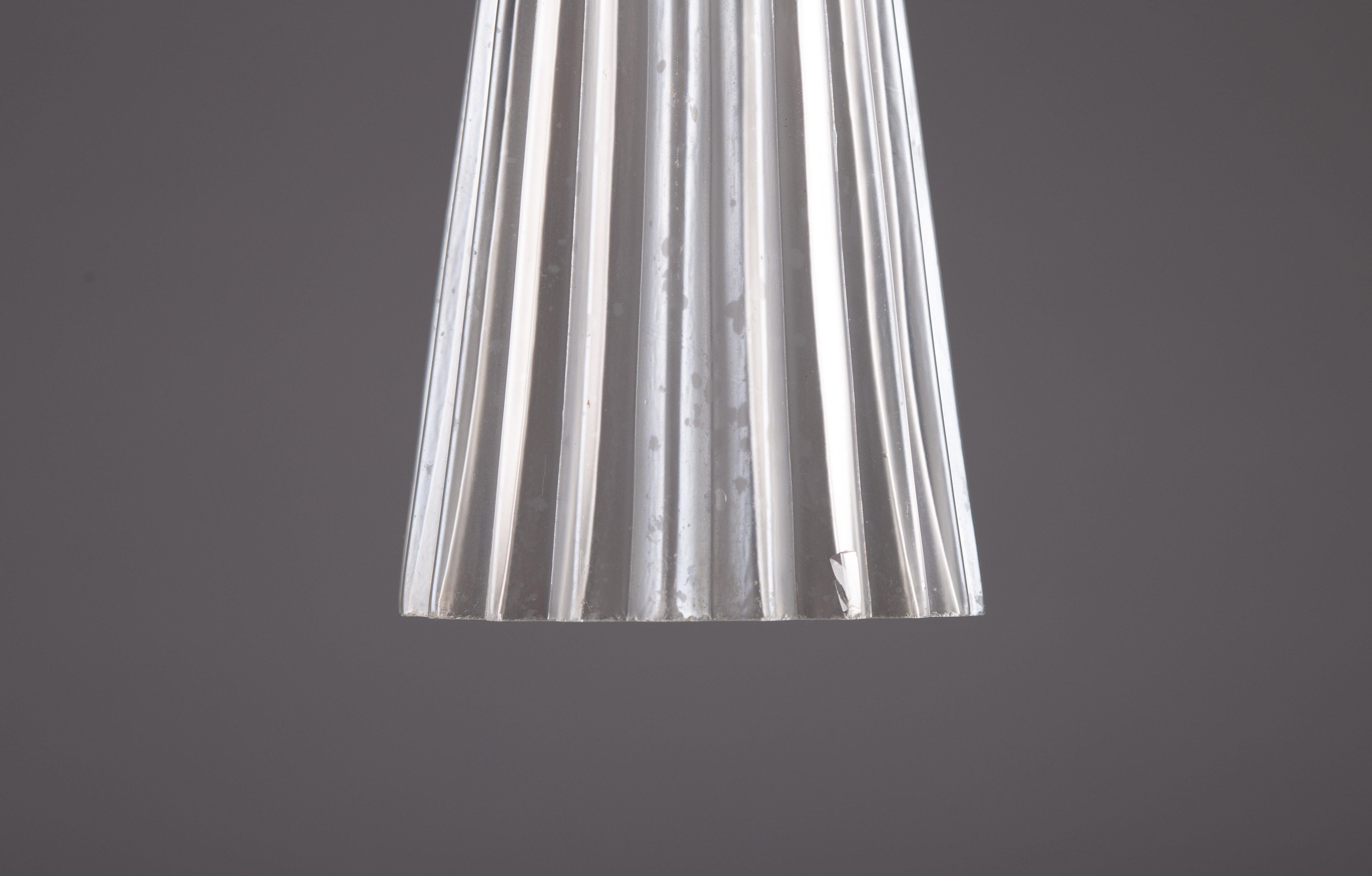 Europeo Bellissima lampada da soffitto in vetro Art Deco in vendita