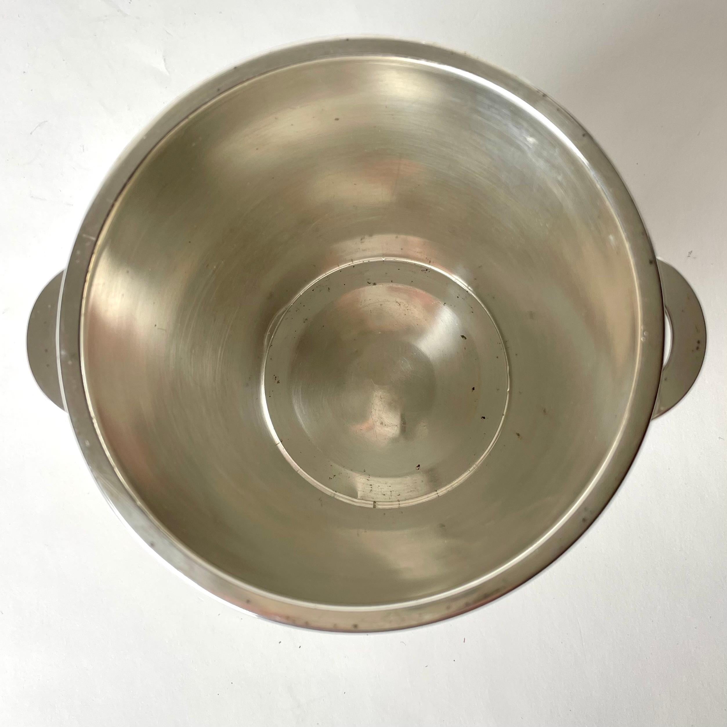 Early 20th Century Beautiful Art Deco Ice Bucket from the 1920s by Saint Médard For Sale