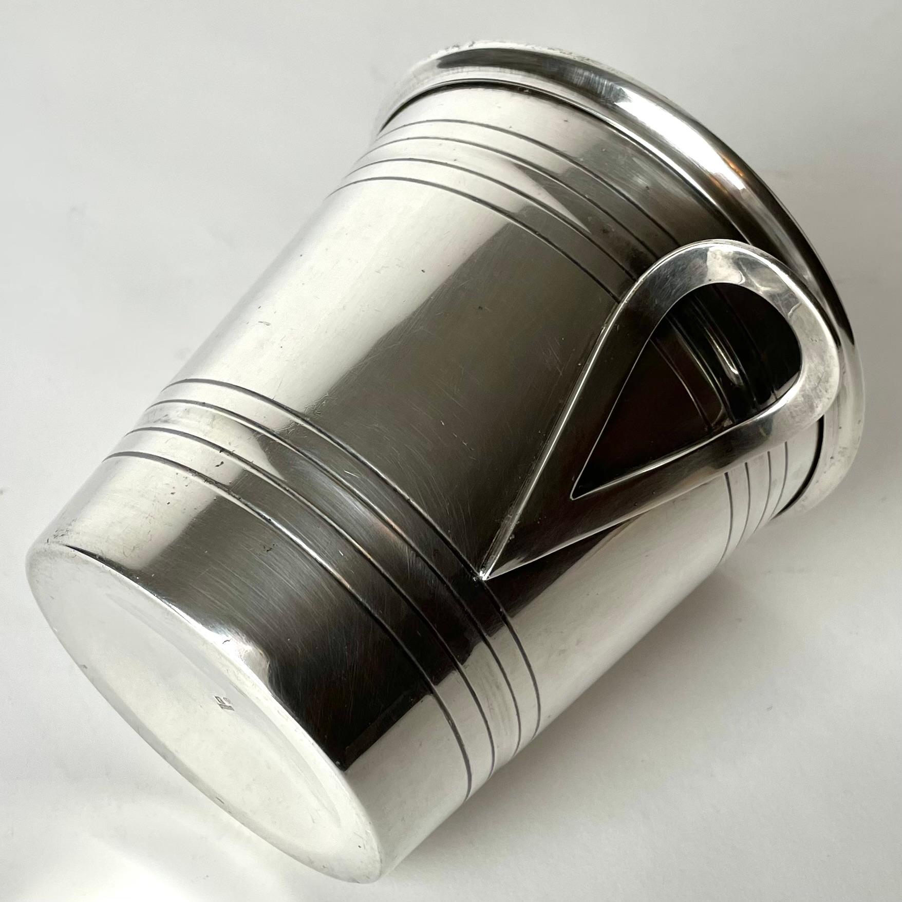 Silver Plate Beautiful Art Deco Ice Bucket from the 1920s by Saint Médard For Sale