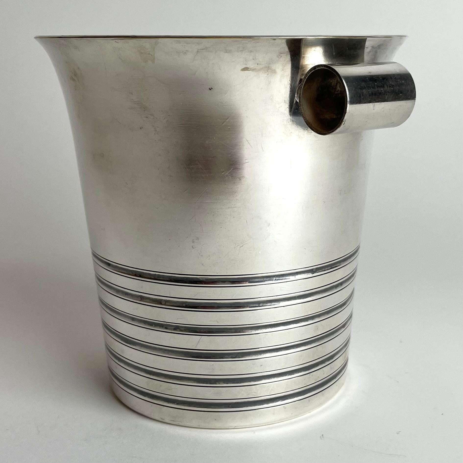 Beautiful Art Deco Ice Bucket from the 1920s In Good Condition For Sale In Knivsta, SE