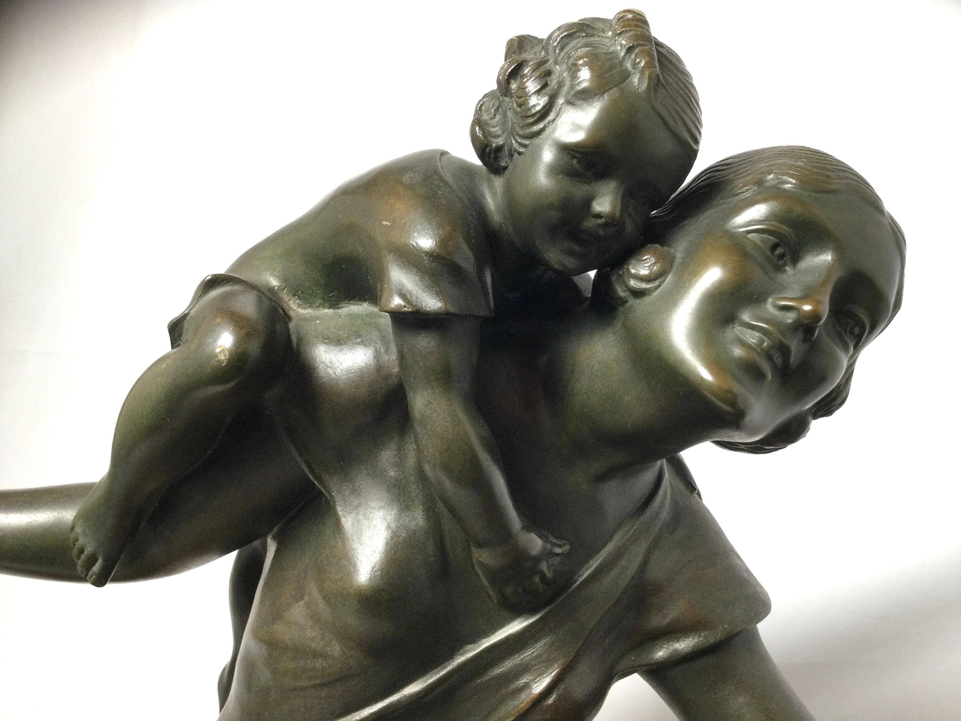 Early 20th Century Beautiful Art Deco Patinated Bronze, Mother and Child, 1920s