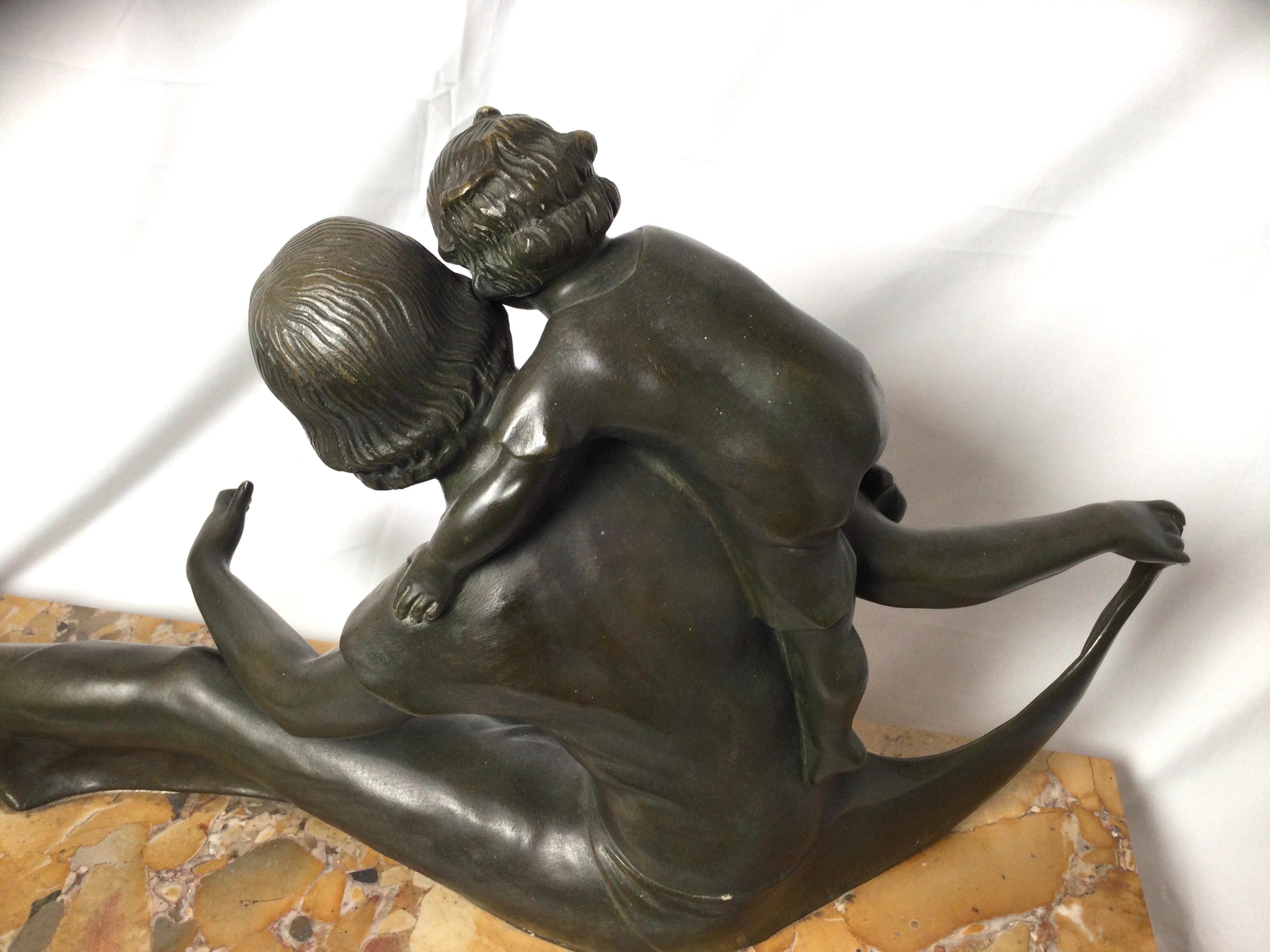 Beautiful Art Deco Patinated Bronze, Mother and Child, 1920s 3