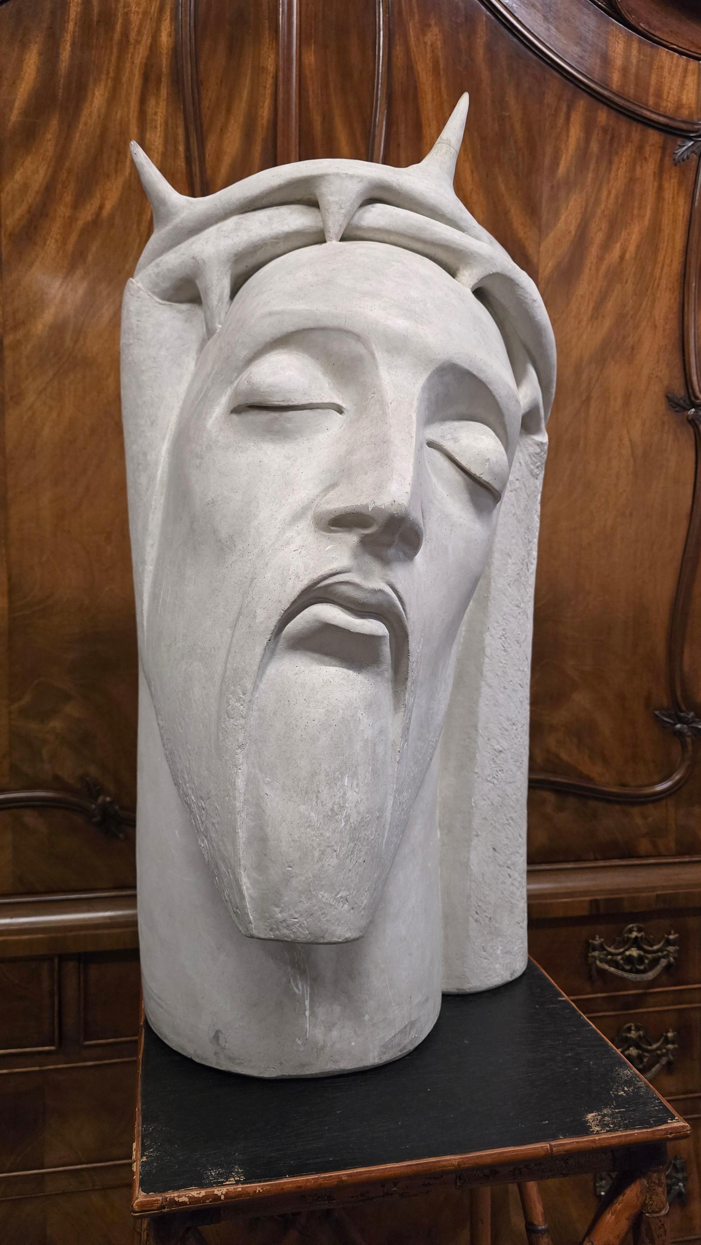 Belga Bellissimo busto di Cristo in gesso Art Deco di A. Gille in vendita