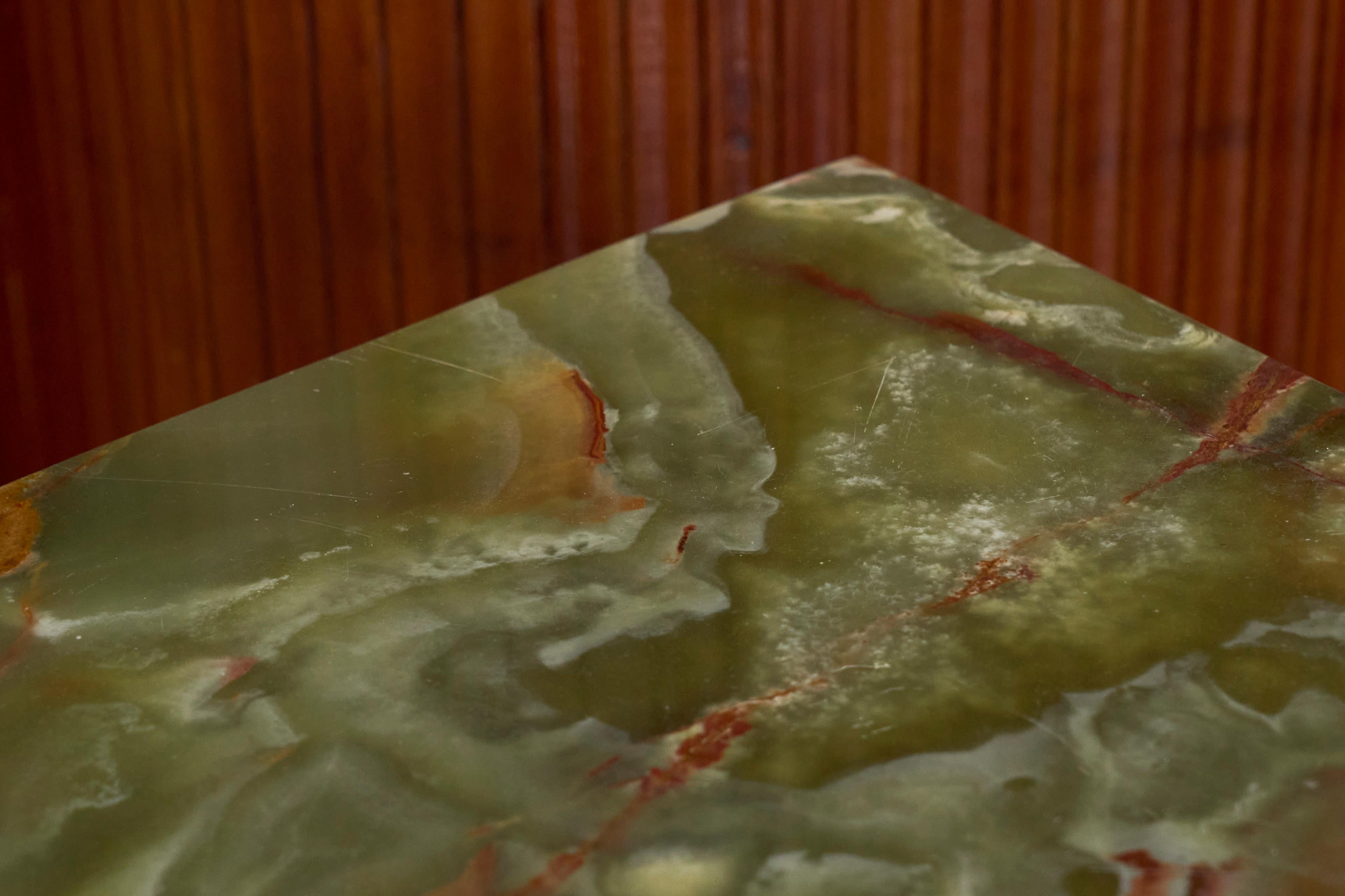 Beautiful Art Deco Side or Gueridon Table in Green Alabaster 1940s For Sale 7