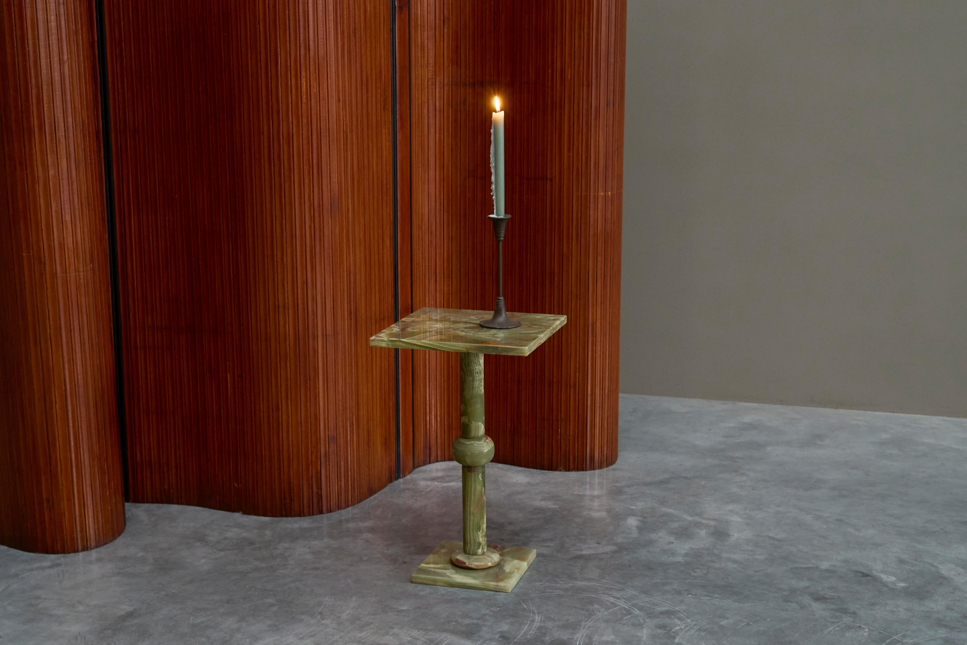 Beautiful Art Deco Side or Gueridon Table in Green Alabaster 1940s For Sale 8