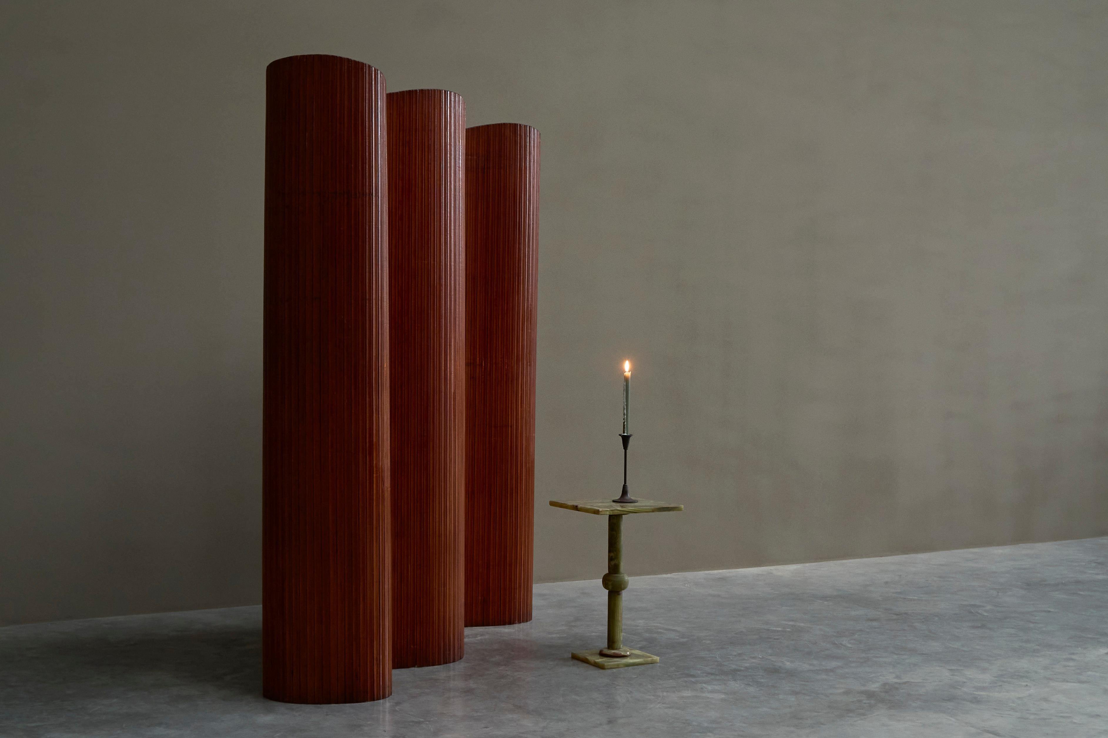 Hand-Crafted Beautiful Art Deco Side or Gueridon Table in Green Alabaster 1940s For Sale