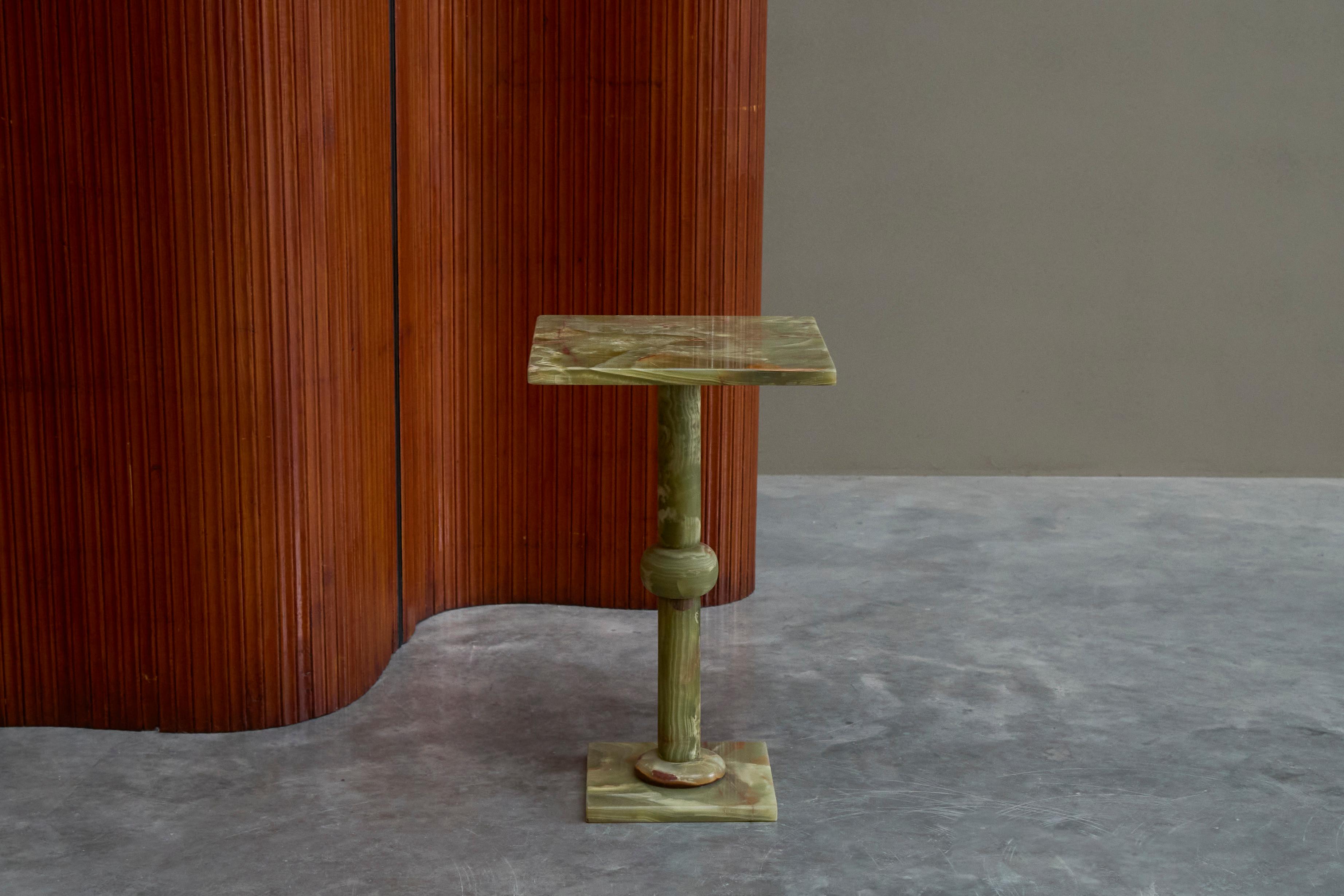 Beautiful Art Deco Side or Gueridon Table in Green Alabaster 1940s In Good Condition For Sale In Meer, VAN