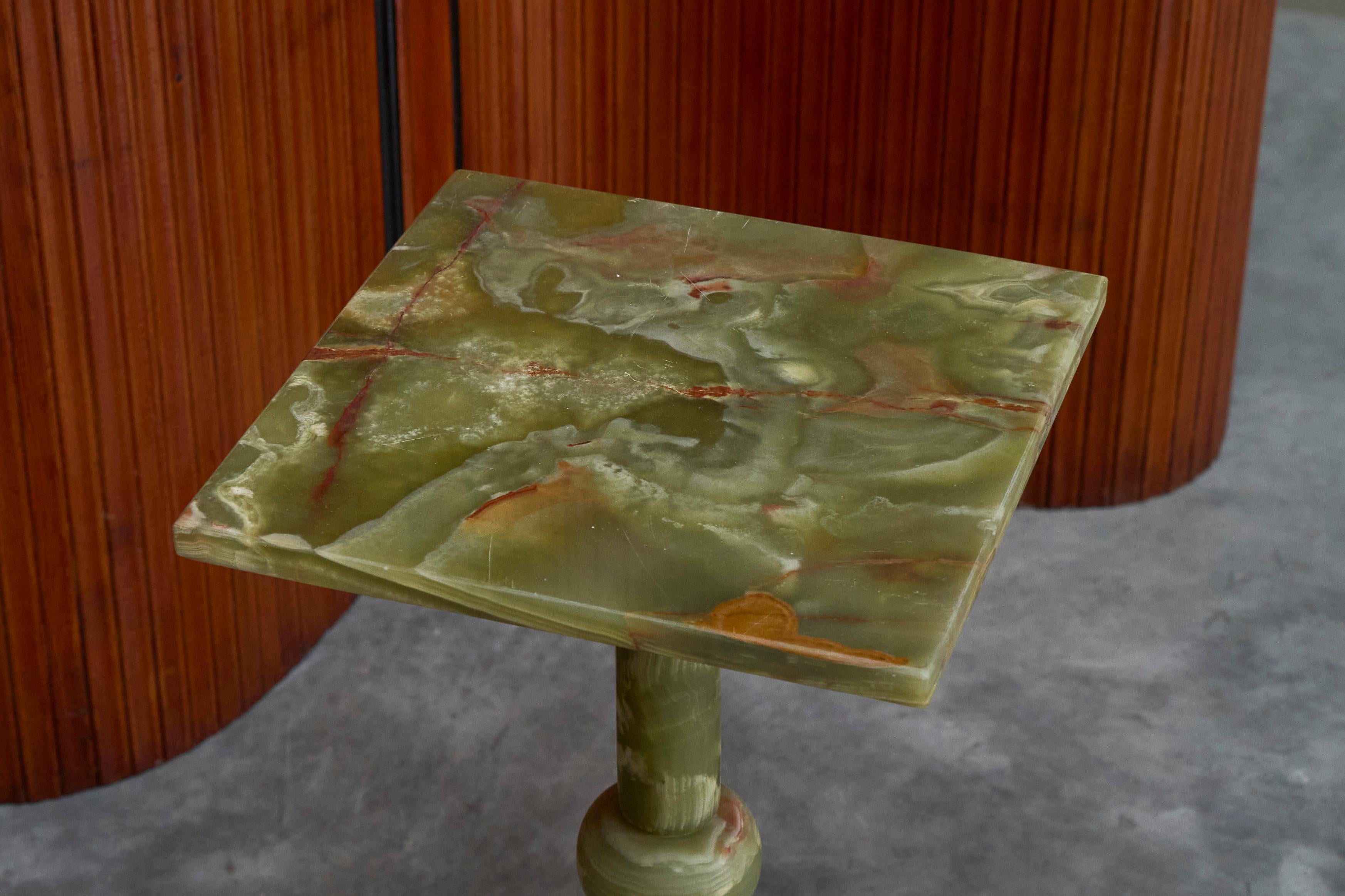 20th Century Beautiful Art Deco Side or Gueridon Table in Green Alabaster 1940s For Sale