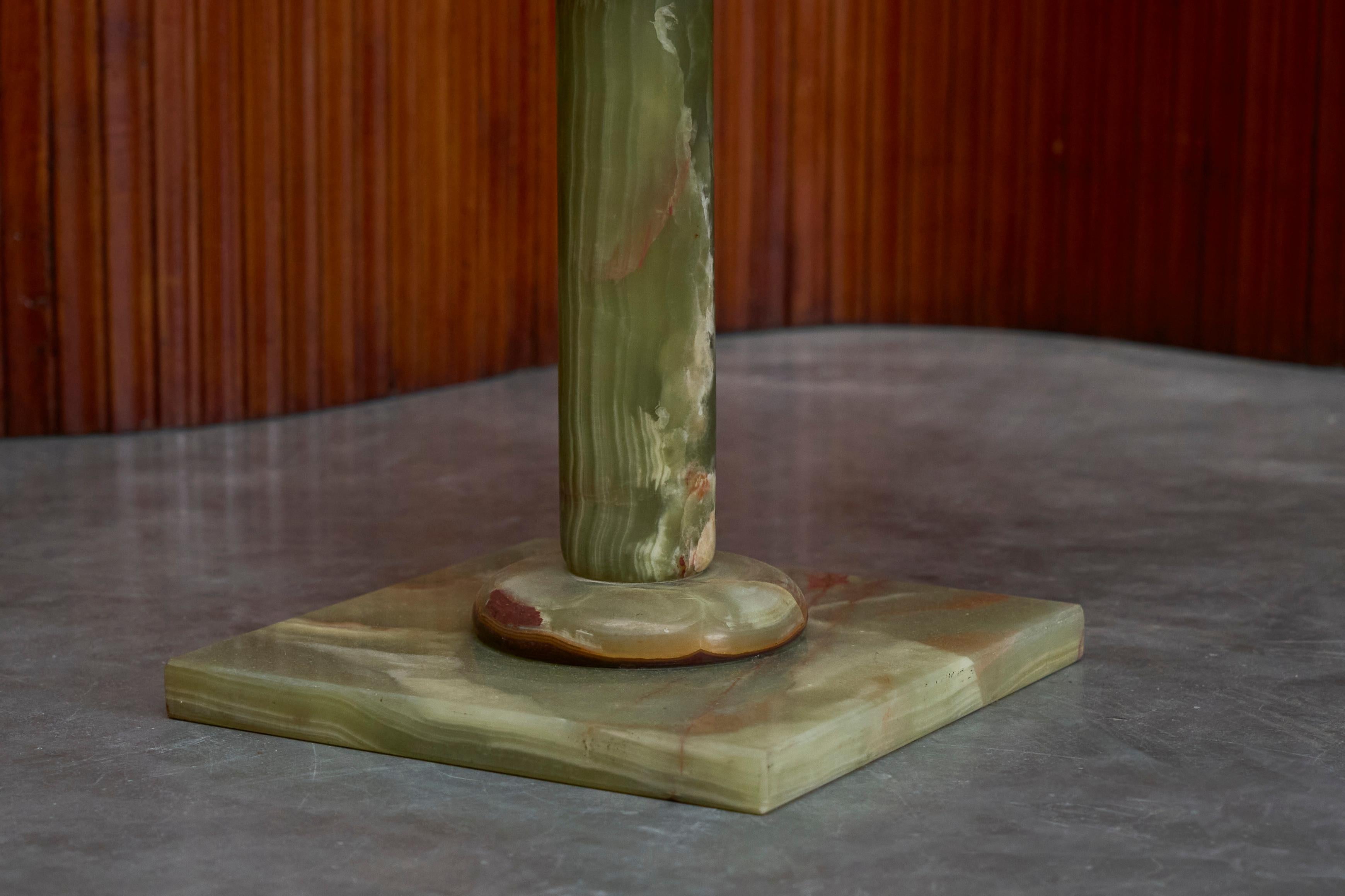 Beautiful Art Deco Side or Gueridon Table in Green Alabaster 1940s For Sale 1