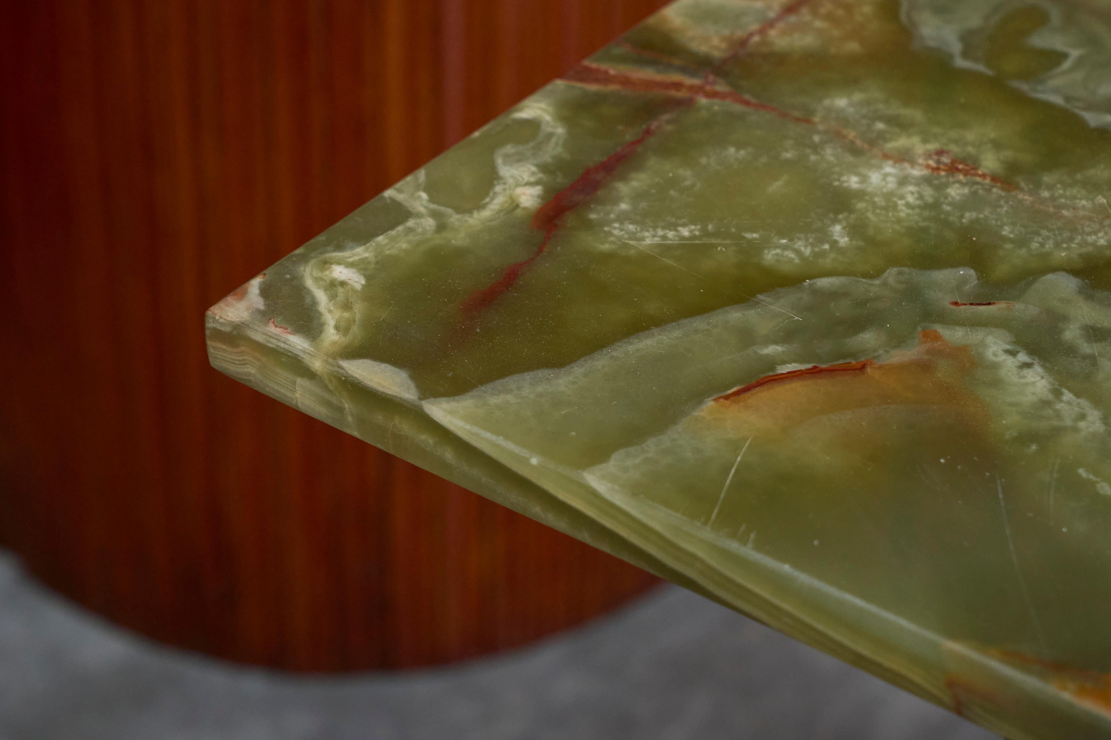 Beautiful Art Deco Side or Gueridon Table in Green Alabaster 1940s For Sale 3