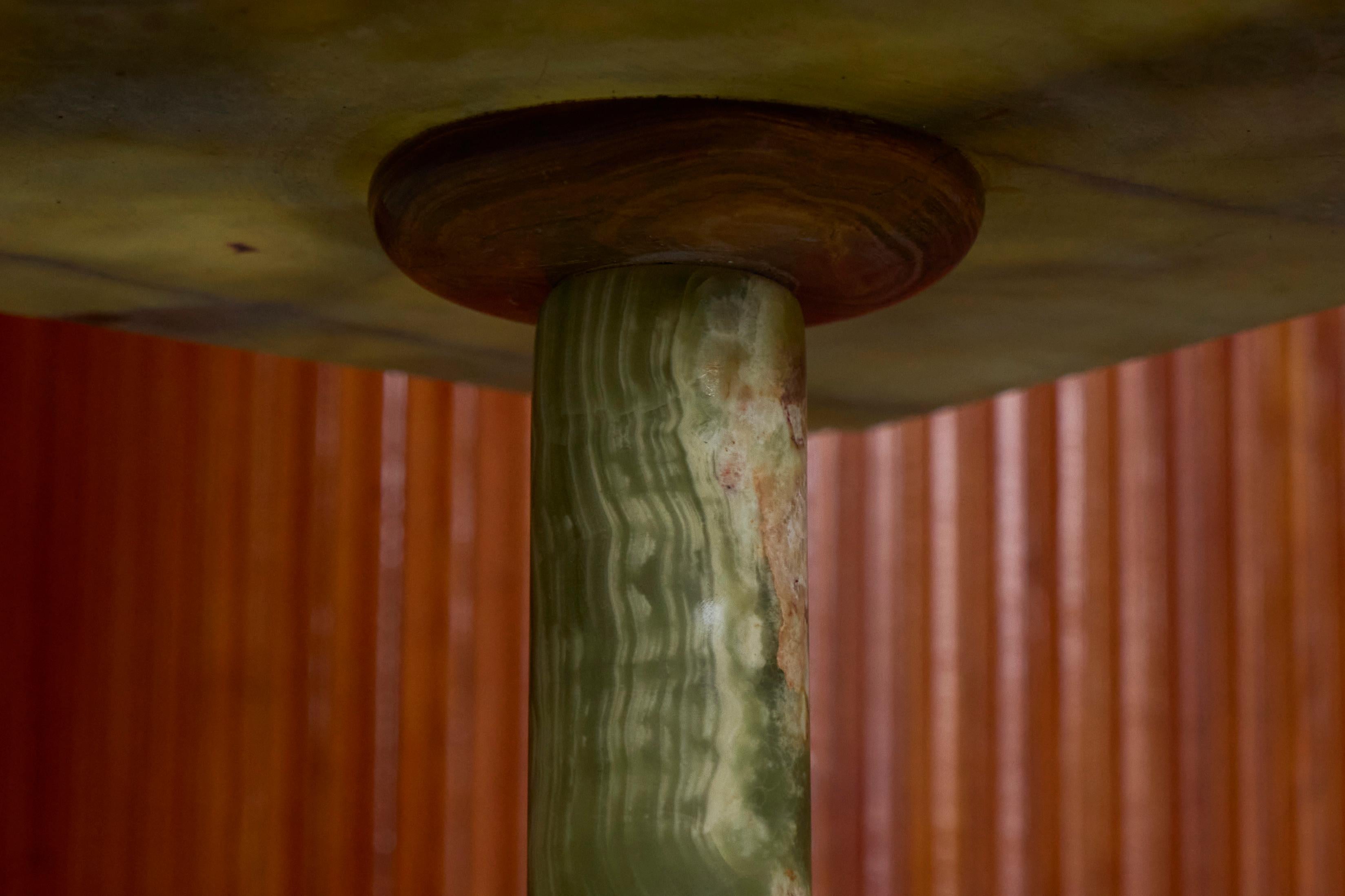 Beautiful Art Deco Side or Gueridon Table in Green Alabaster 1940s For Sale 4