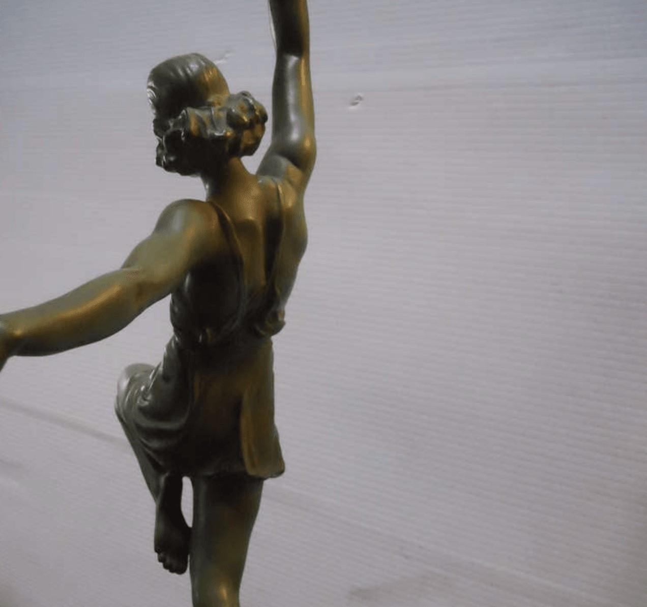 Metallo Bellissima statua Art Deco in vendita