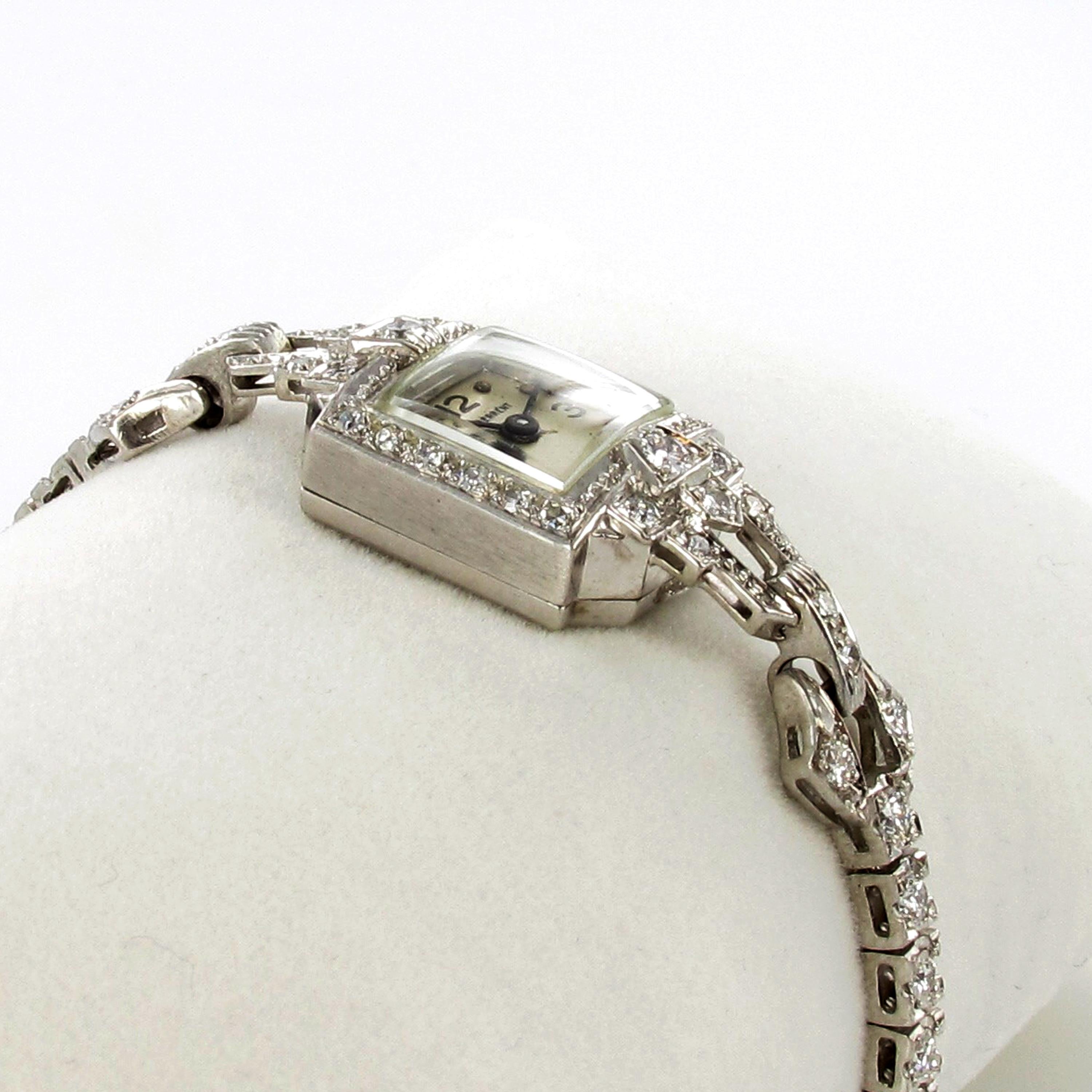 Schöne Art-Déco-Damenarmbanduhr mit Diamanten in Platin 950 (Brillantschliff)