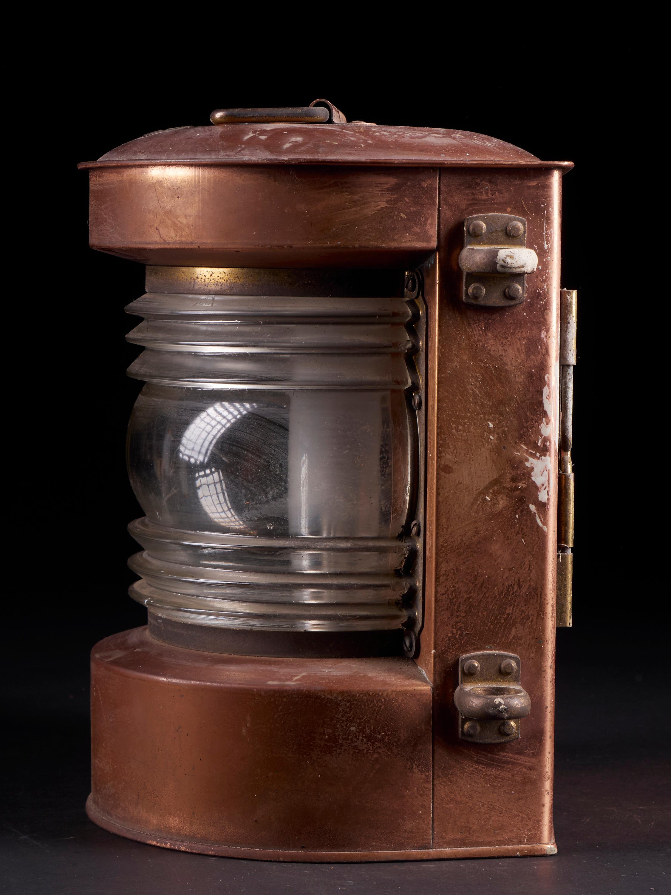20th Century Beautiful Art Deco Vintage Copper Alloy Signal Lamp
