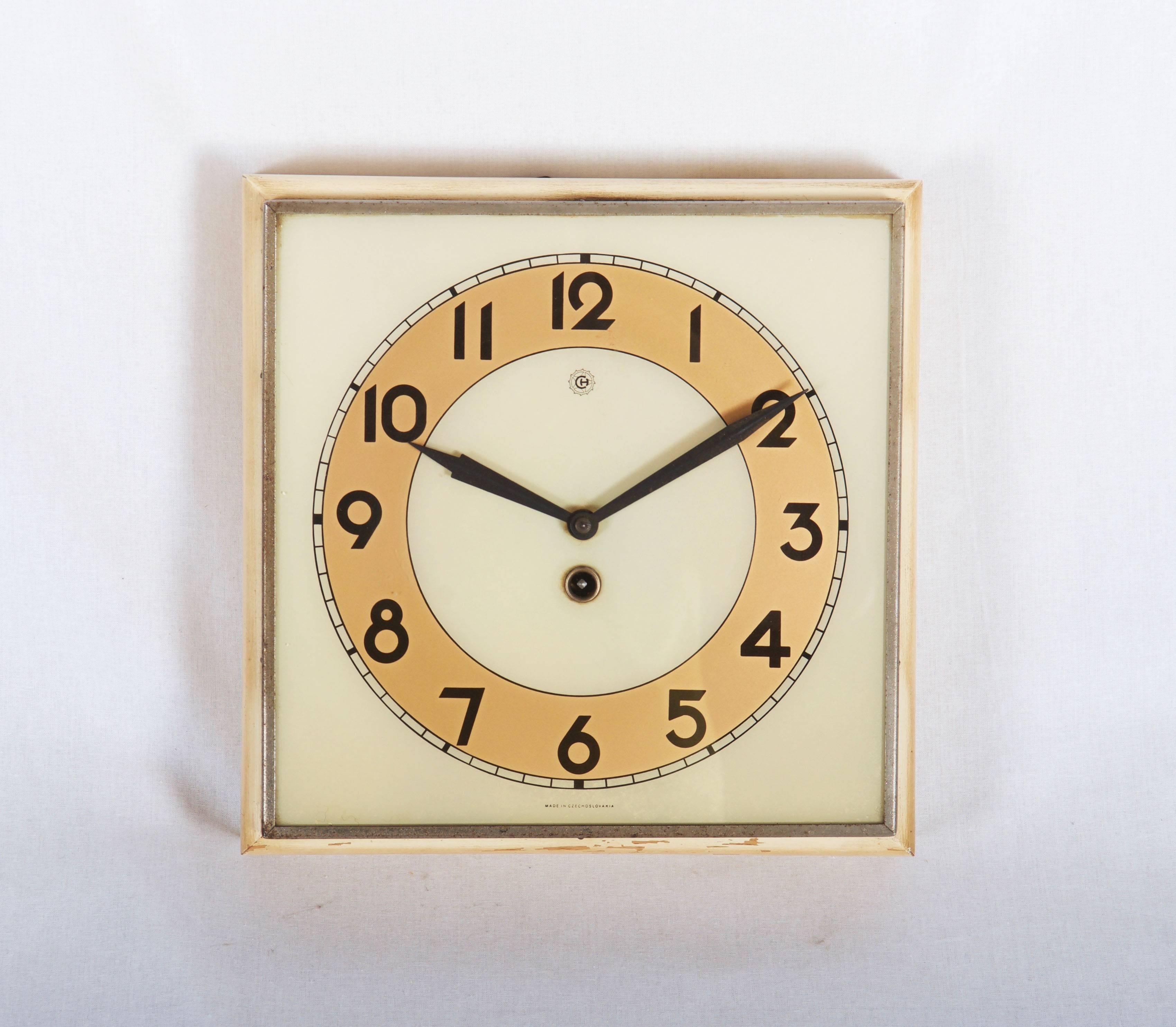 Wooden frame with white glass and black digits caught in steel, made by Chomutov/Kienzle in the 1930s. The original movement was changed to an electric one powered by a small battery.
Delivery time 2-3 weeks.