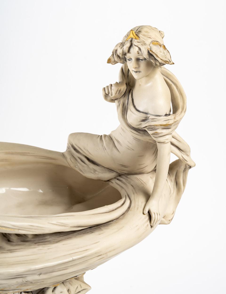 Porcellana Bellissima tazza da biscotto in stile Art Nouveau, DMP, 1910-1920 in vendita