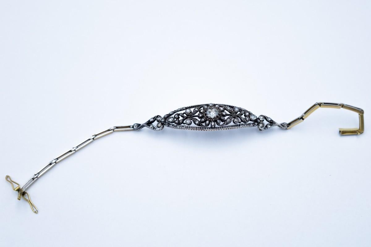 Beautiful Art Nouveau bracelet with diamonds, Scandinavia, early 20th century. For Sale 4