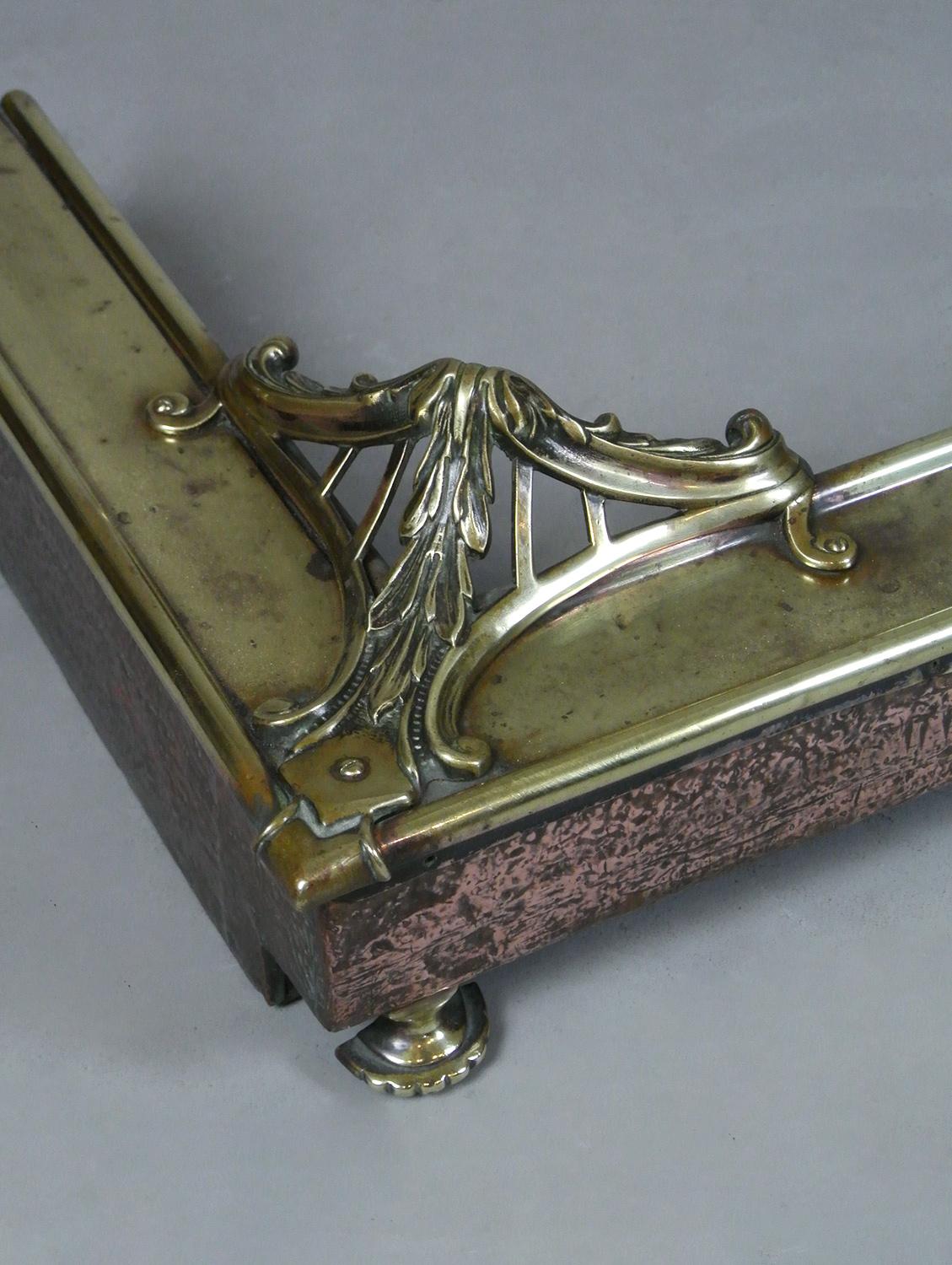 Beautiful Art Nouveau Copper and Brass Fire Fender, circa 1890 In Good Condition For Sale In Heathfield, GB