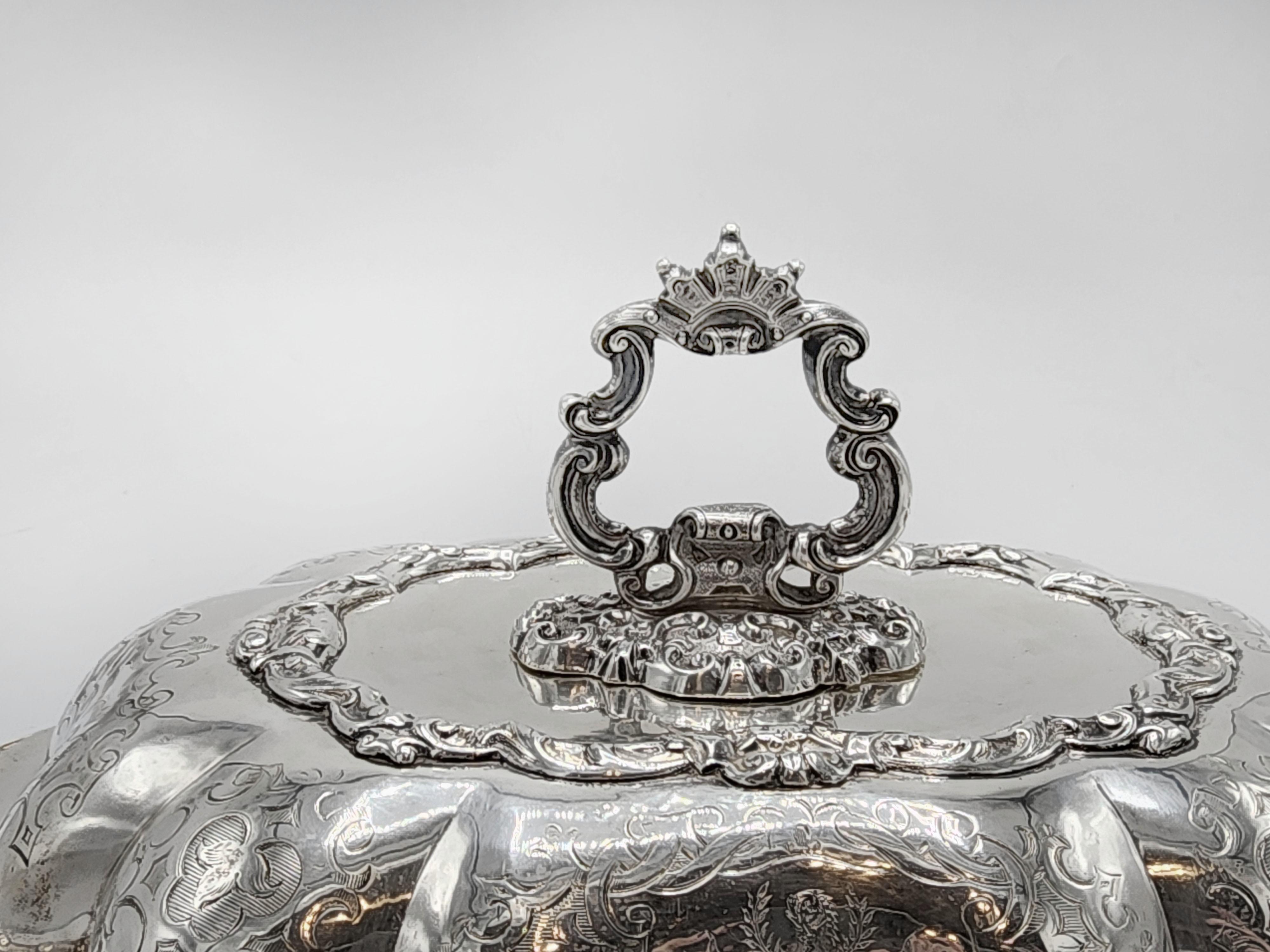 Preciosa Sopera de Plata Inglesa Art Nouveau Hecho a mano en venta