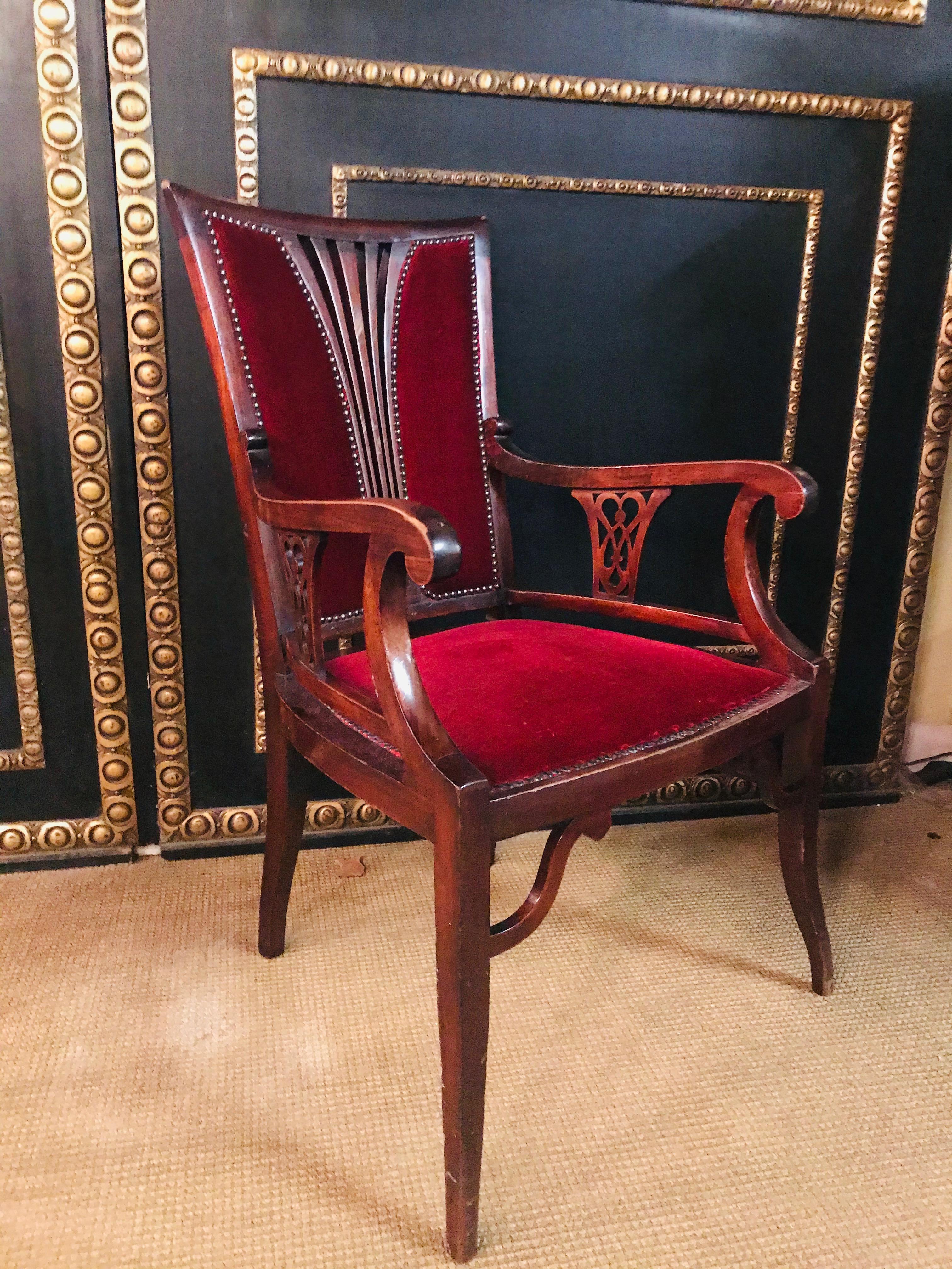 Beautiful antique red Art Nouveau or Jugendstil 20th Century Armchair mahogany  In Good Condition In Berlin, DE
