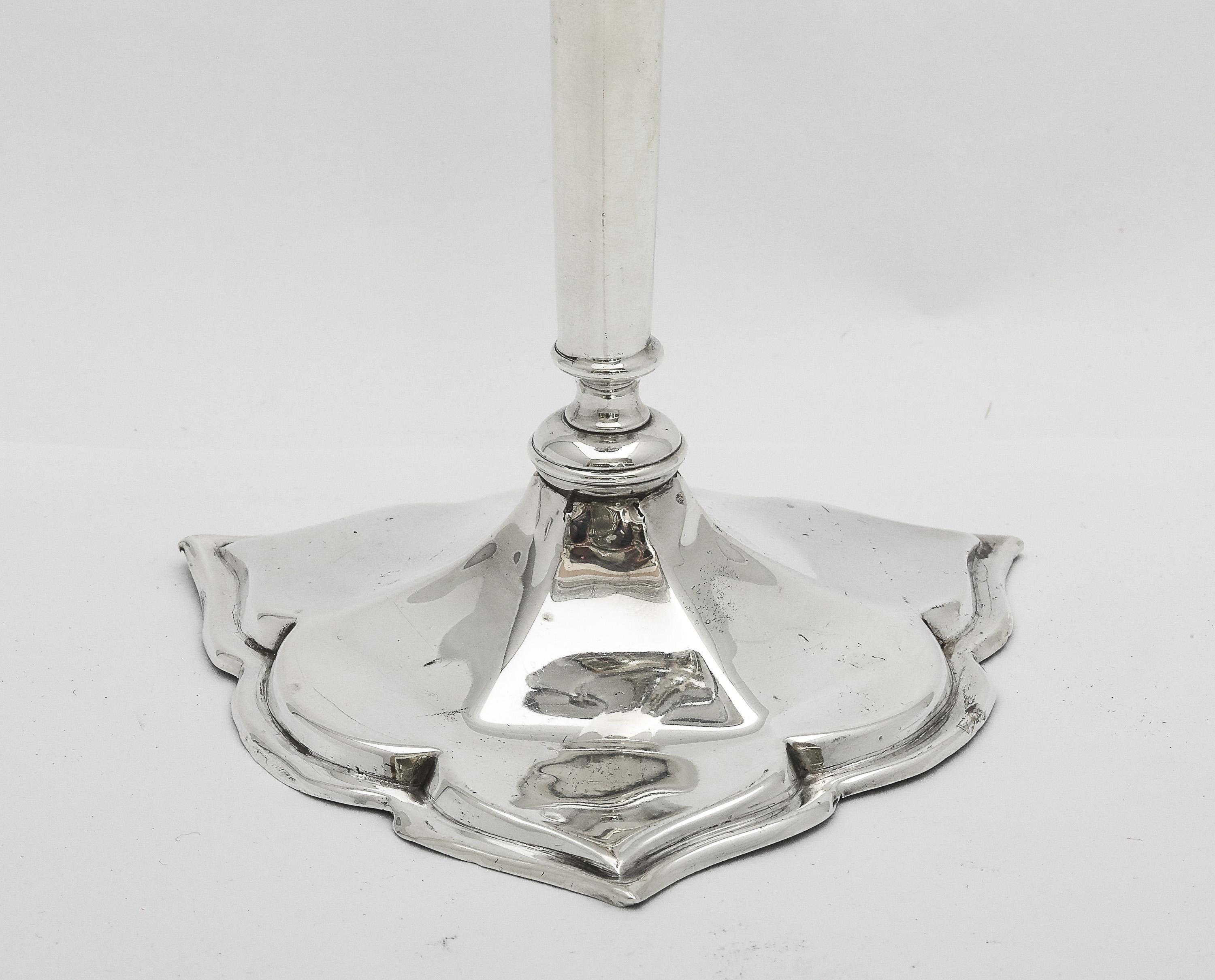 Argento 925 Bellissimo vaso in argento sterling del periodo Art Nouveau con base a forma di trifoglio in vendita