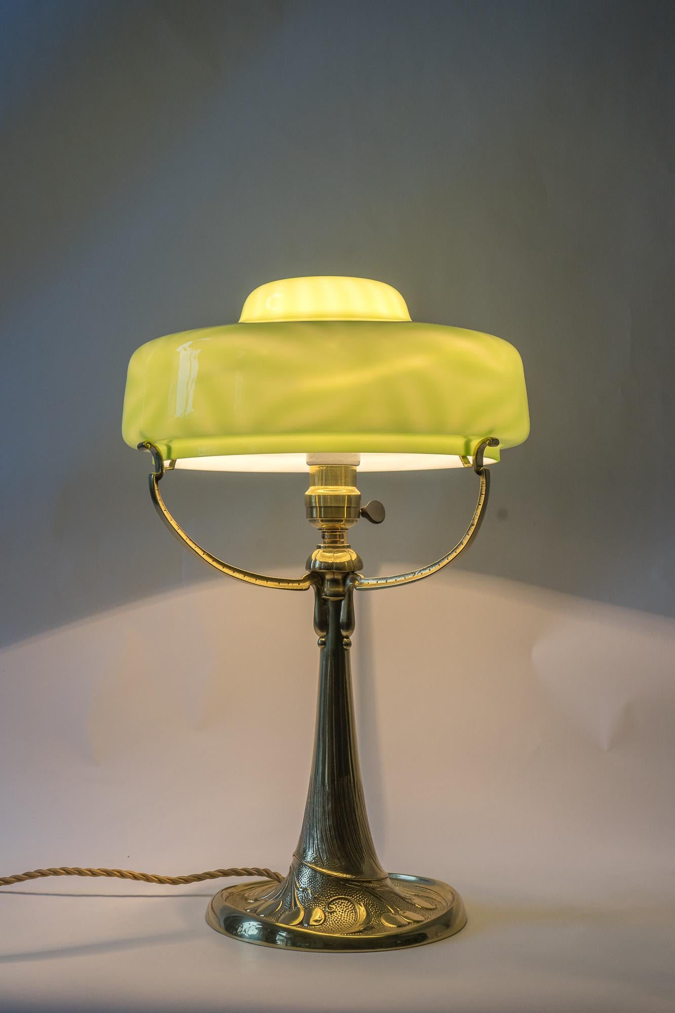 Beautiful Art Nouveau Table Lamp with Original Opaline Glass Shade, circa 1907s In Excellent Condition In Wien, AT