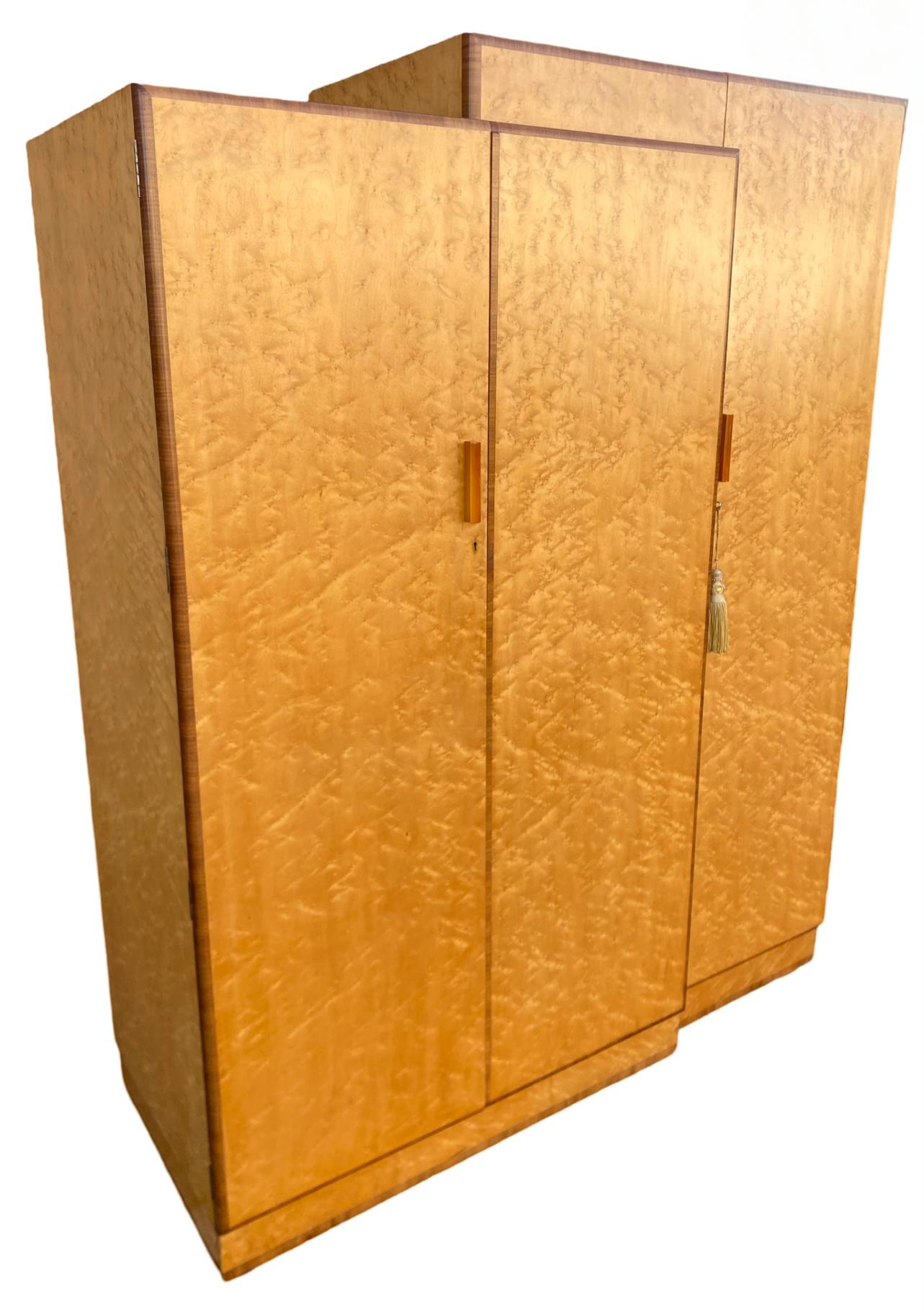 Beautiful Asymetric Art Deco Triple Wardrobe with Royal Provenance In Good Condition For Sale In Barnstaple, GB