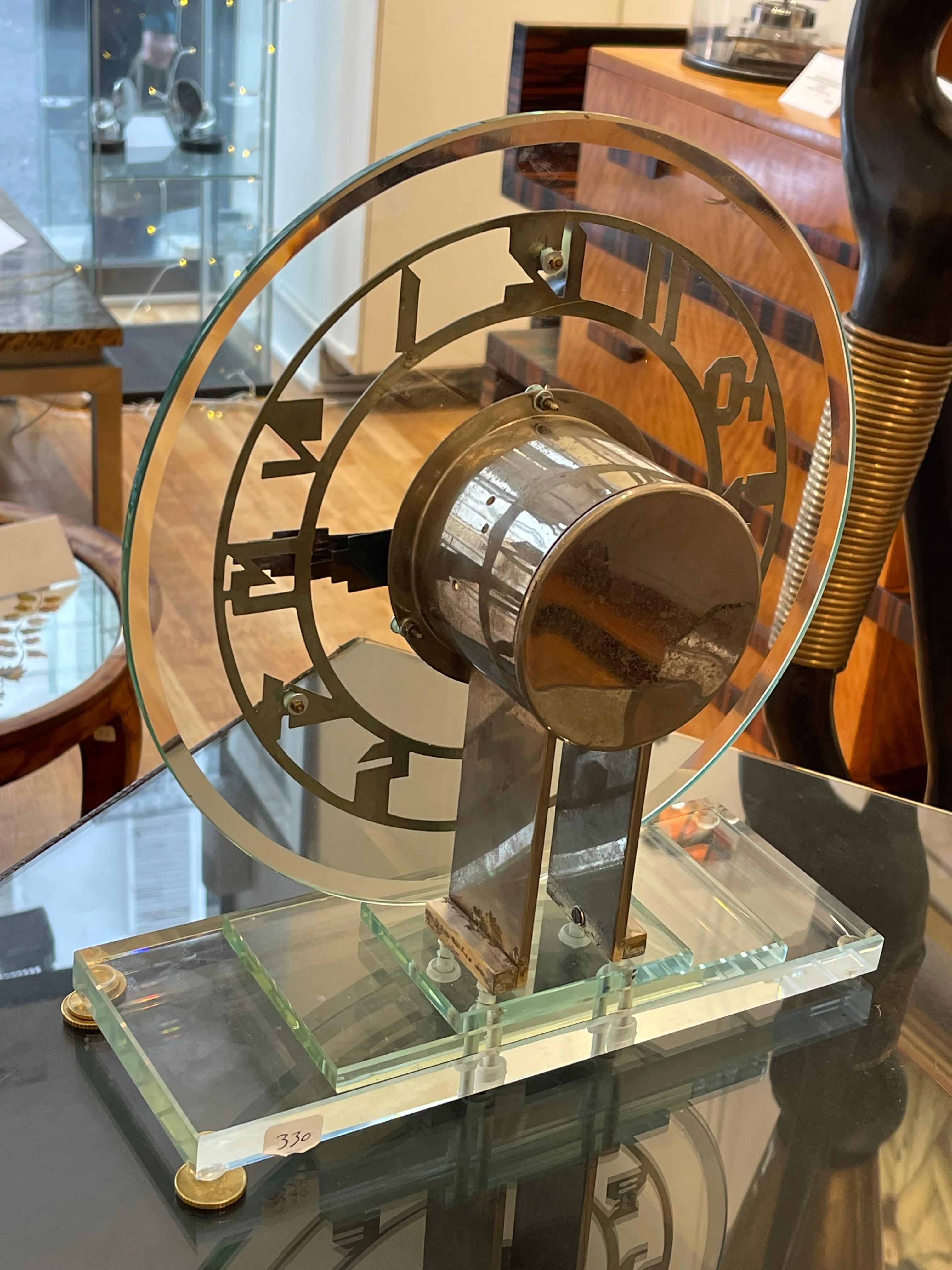 Magnifique pendule électrique transparent en verre ATO, Art déco, France, vers 1930 en vente 3