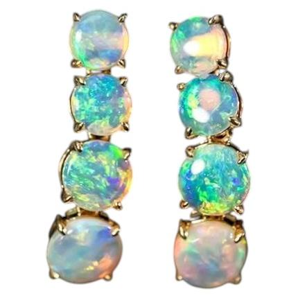 Schöne australische Opal Blossom Ohrstecker in 14K Gelbgold