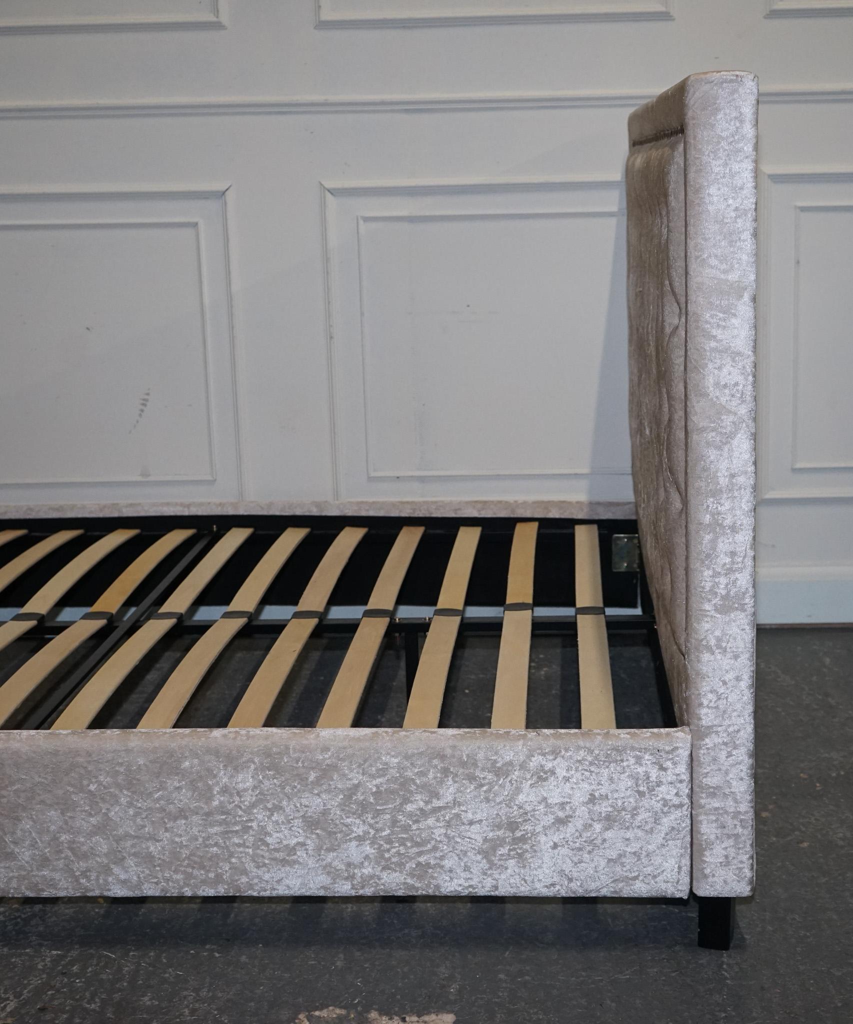 BEAUTiFUL BABY PINK VELVET DOUBLE BED Bed FRAME en vente 5