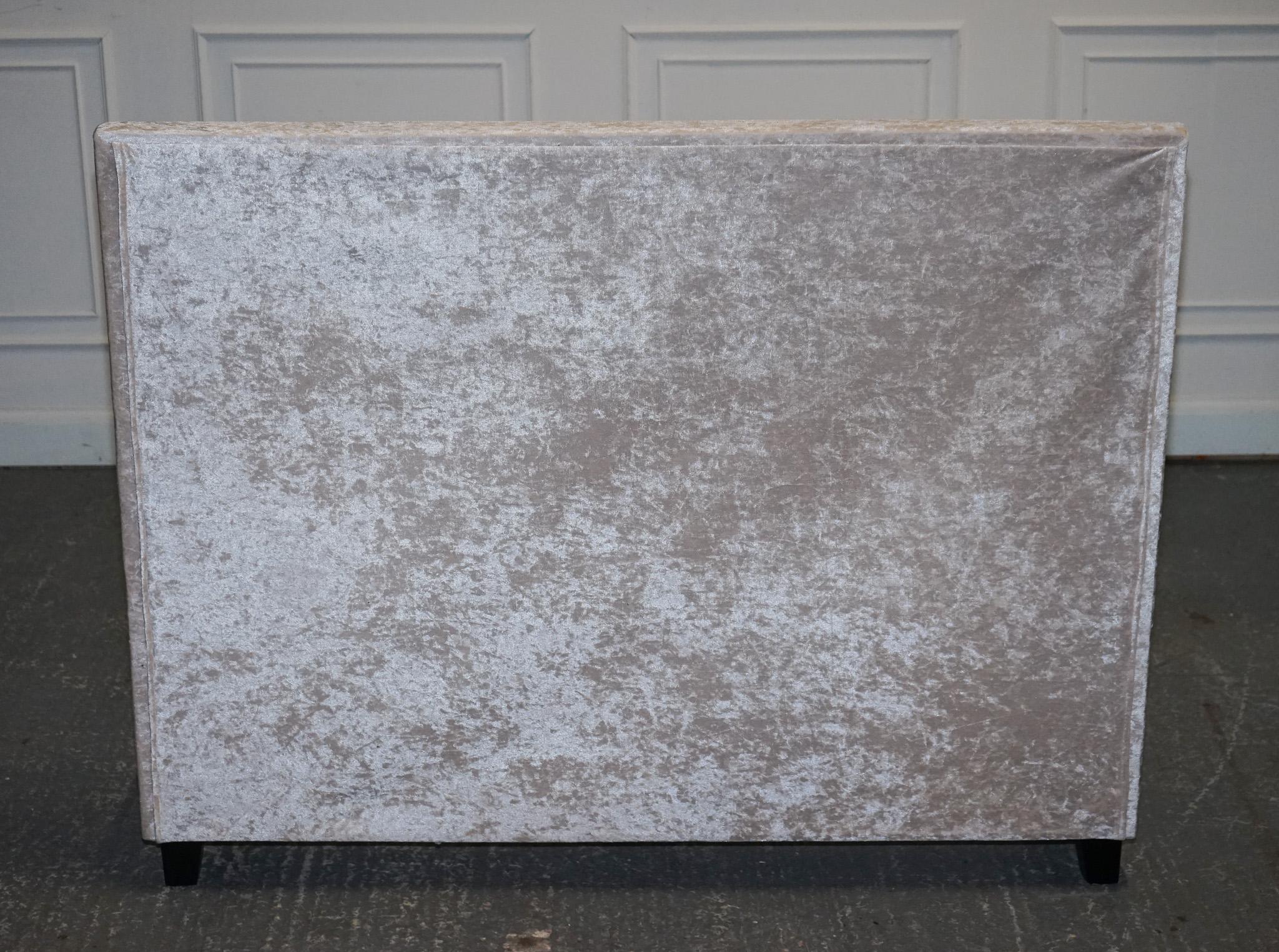 BEAUTiFUL BABY PINK VELVET DOUBLE BED Bed FRAME en vente 6